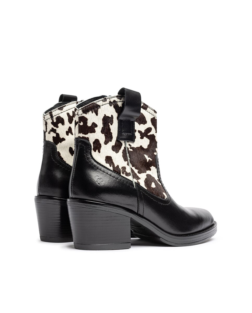 Botins de Salto em Pele Preto-5