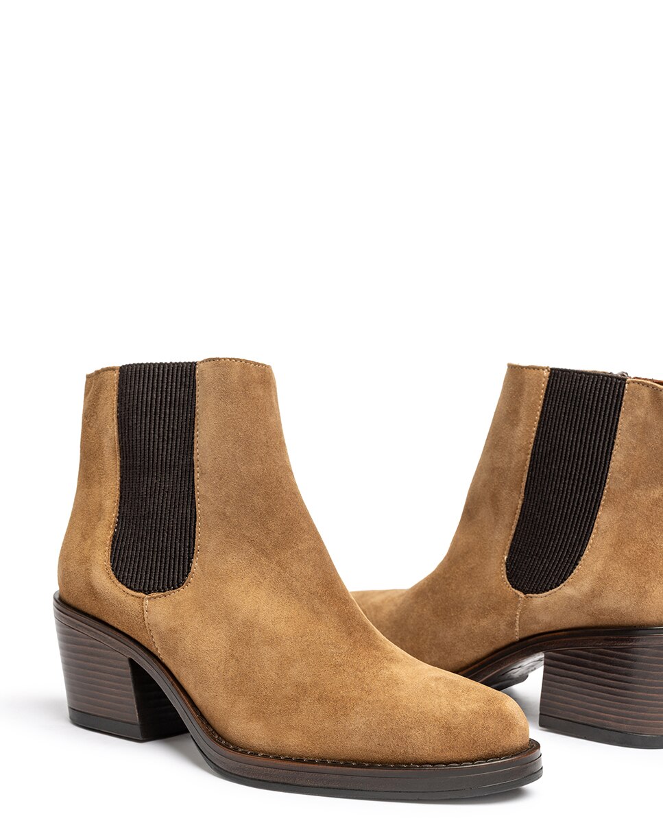 Botins de Salto em Pele Castanho-5