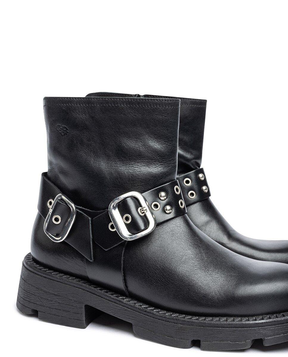 Botins Rasos de Pele Preto-4