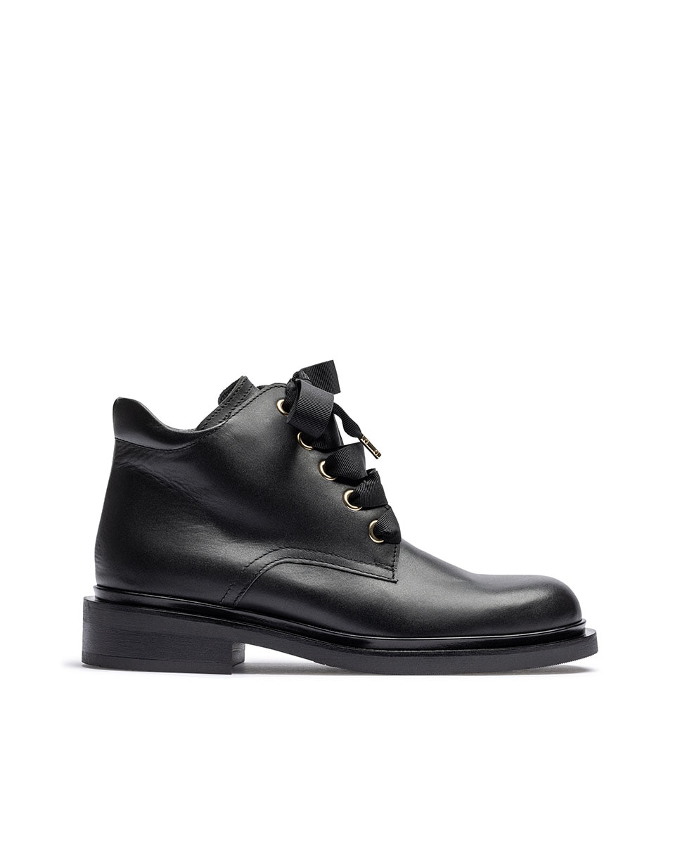 Botins Rasos de Pele Preto-1