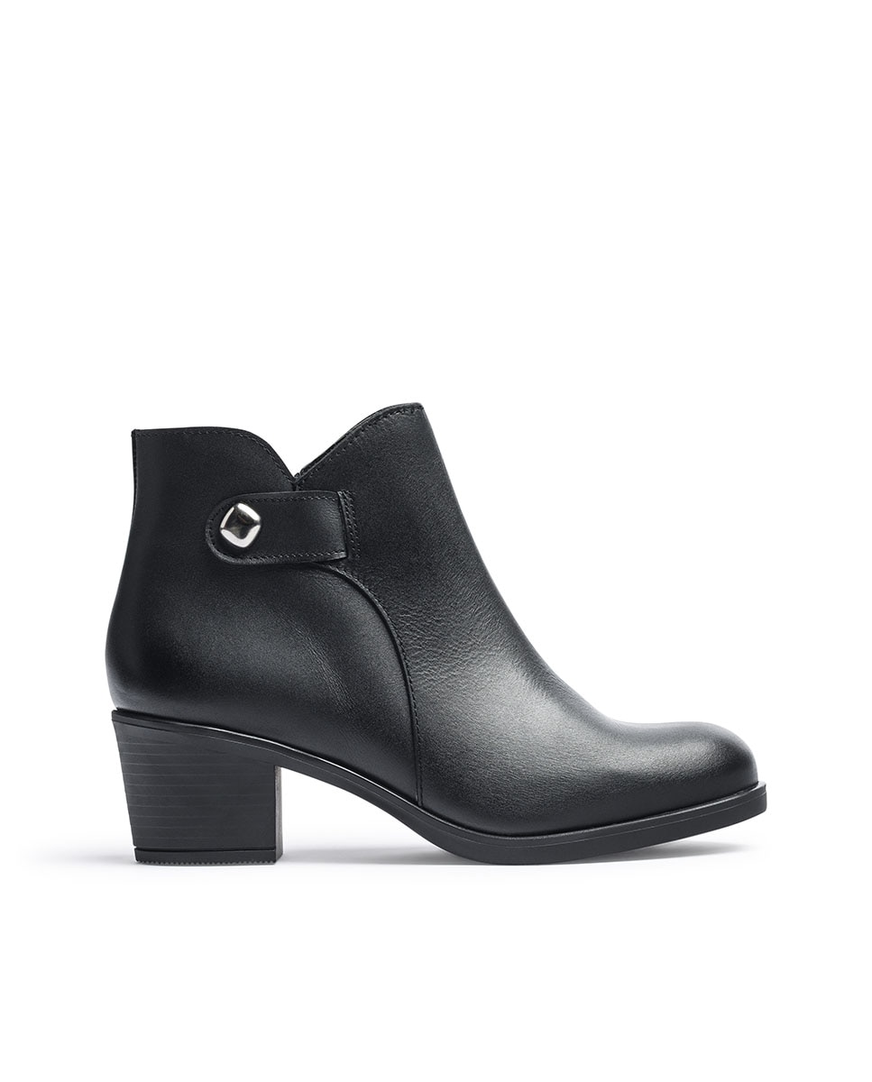 Botins de Salto em Pele Preto-1