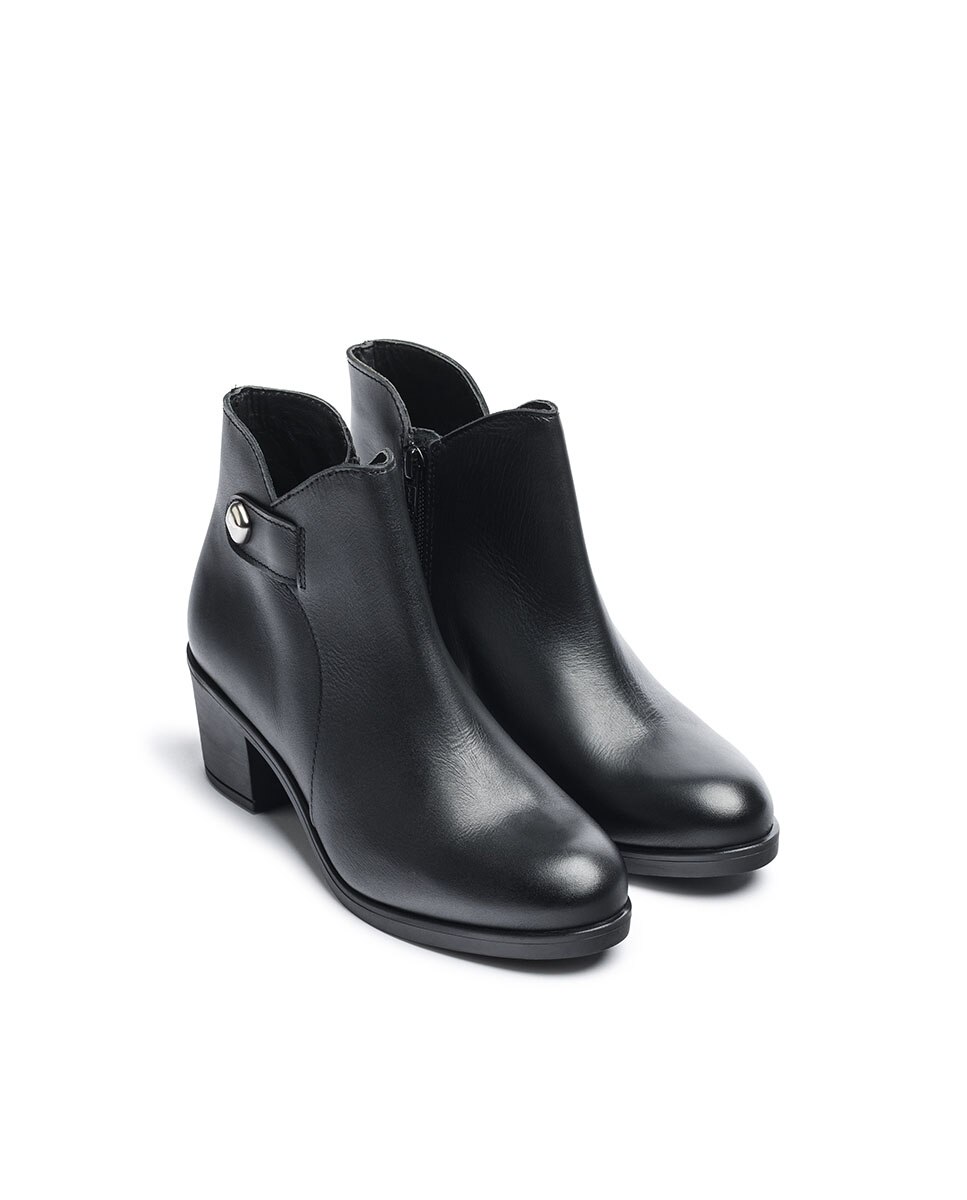 Botins de Salto em Pele Preto-3