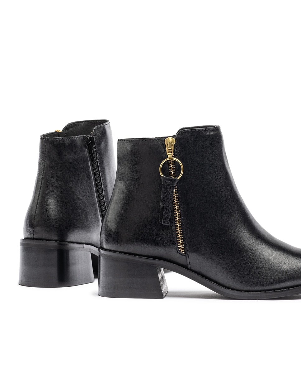 Botins de Salto em Pele Preto-2