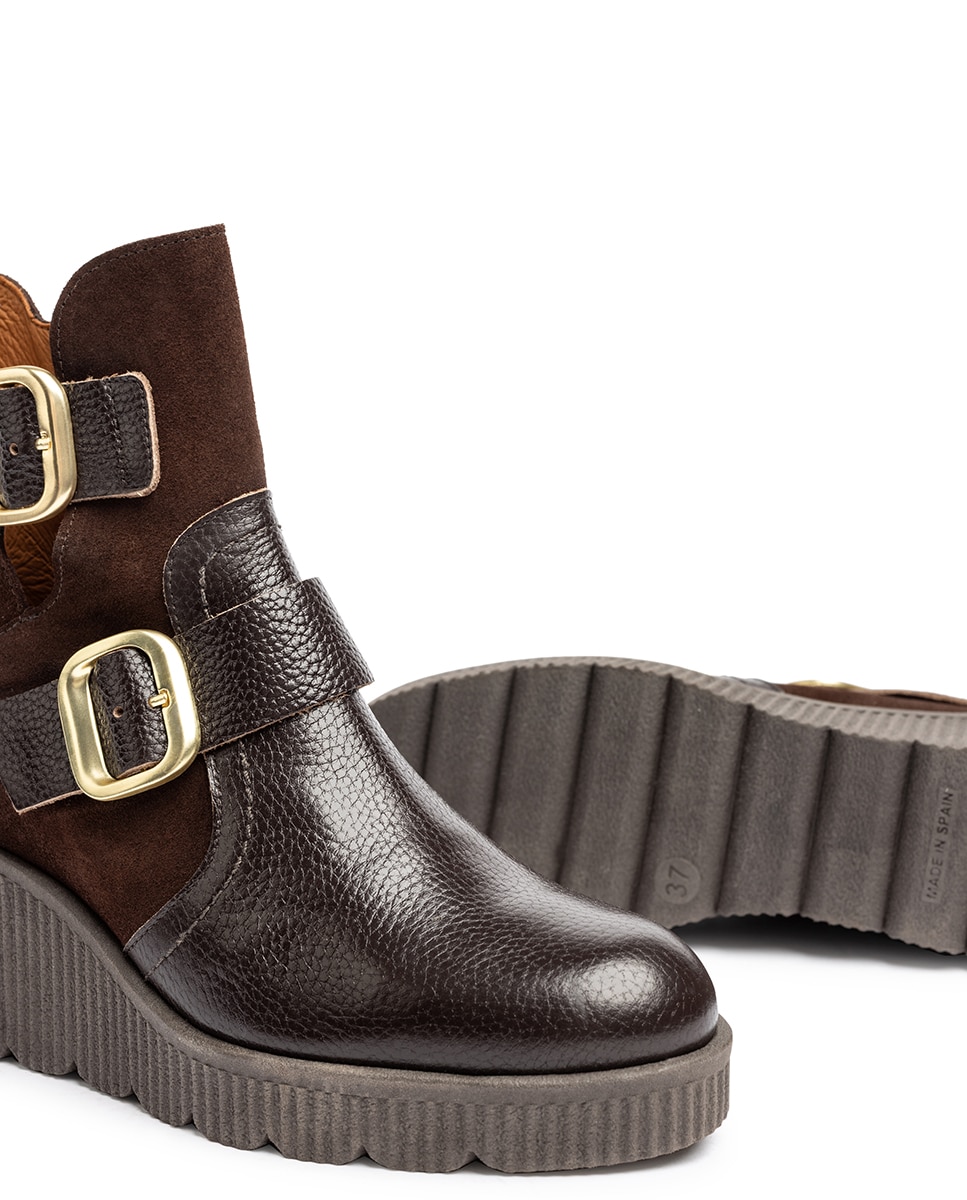 Botins de Cunha em Pele Castanho-5