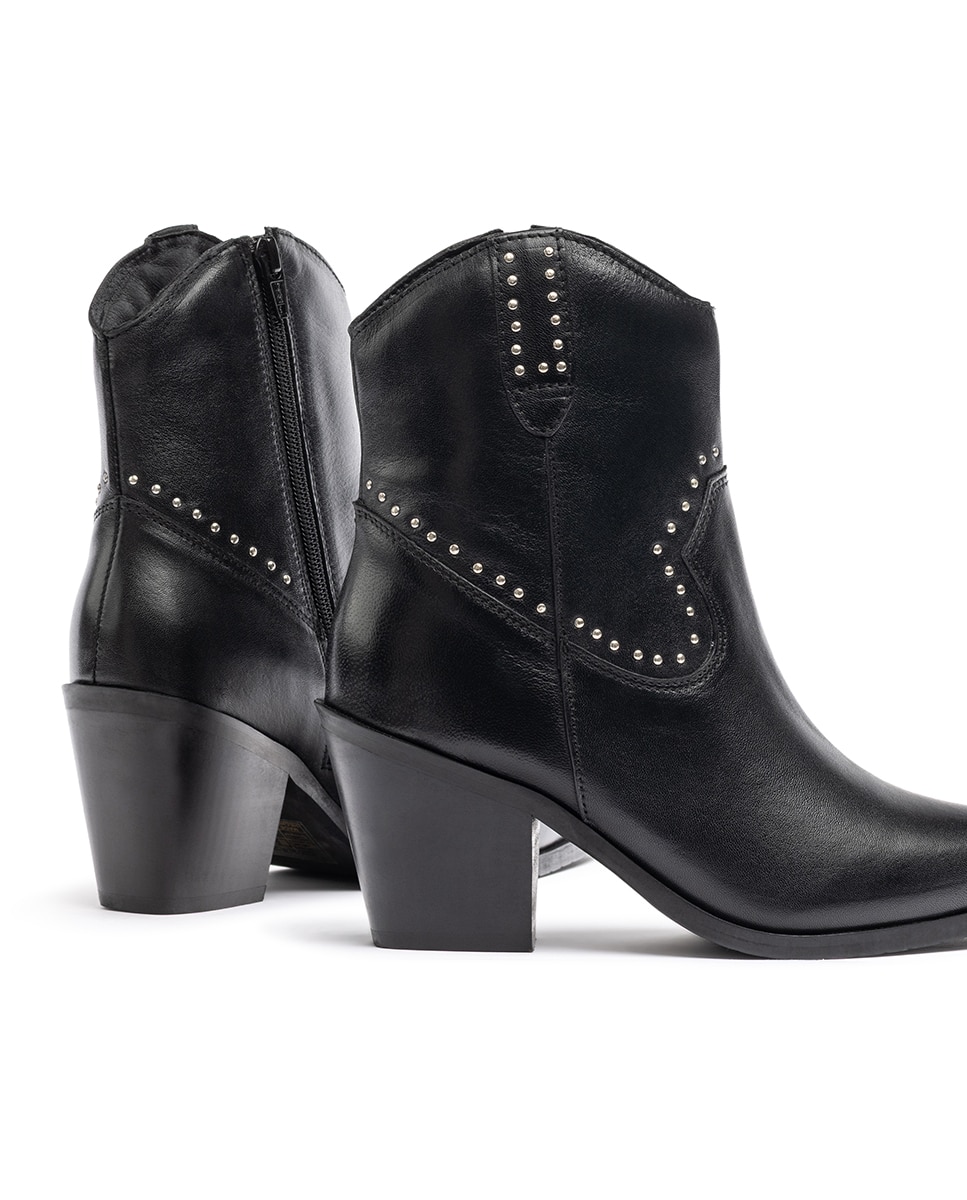 Botins de Salto em Pele Preto-2