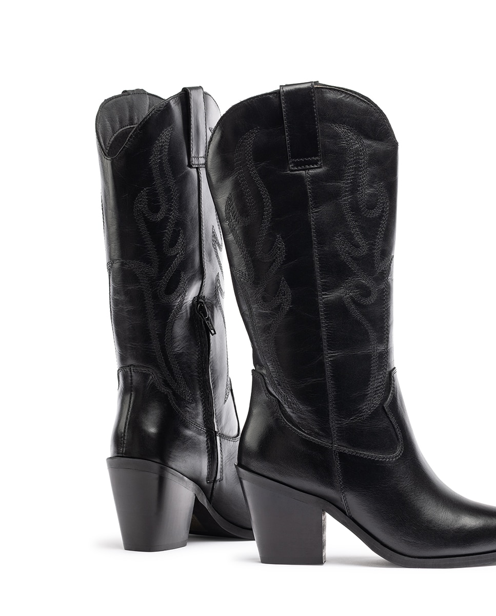 Botas de Salto em Pele Preto-2