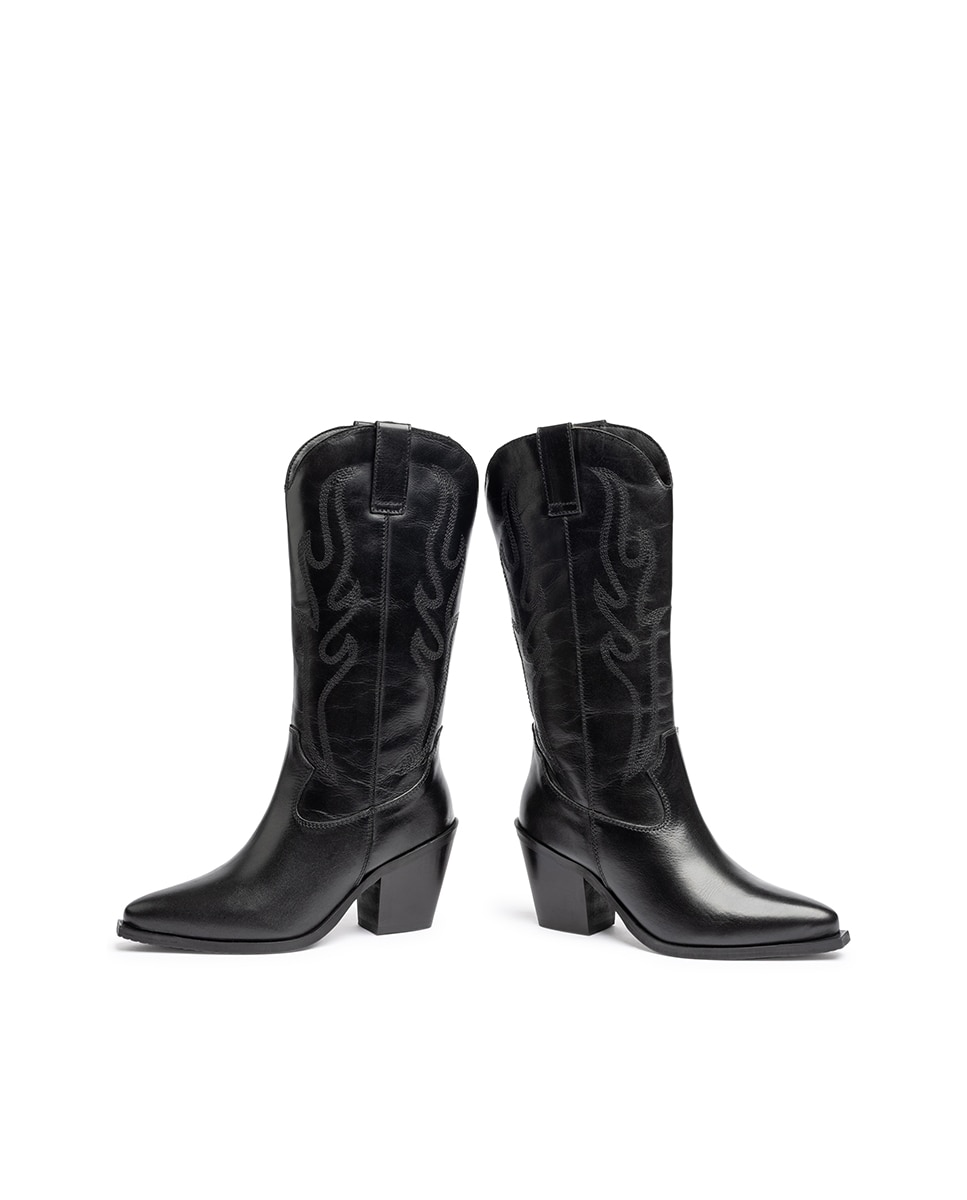 Botas de Salto em Pele Preto-5