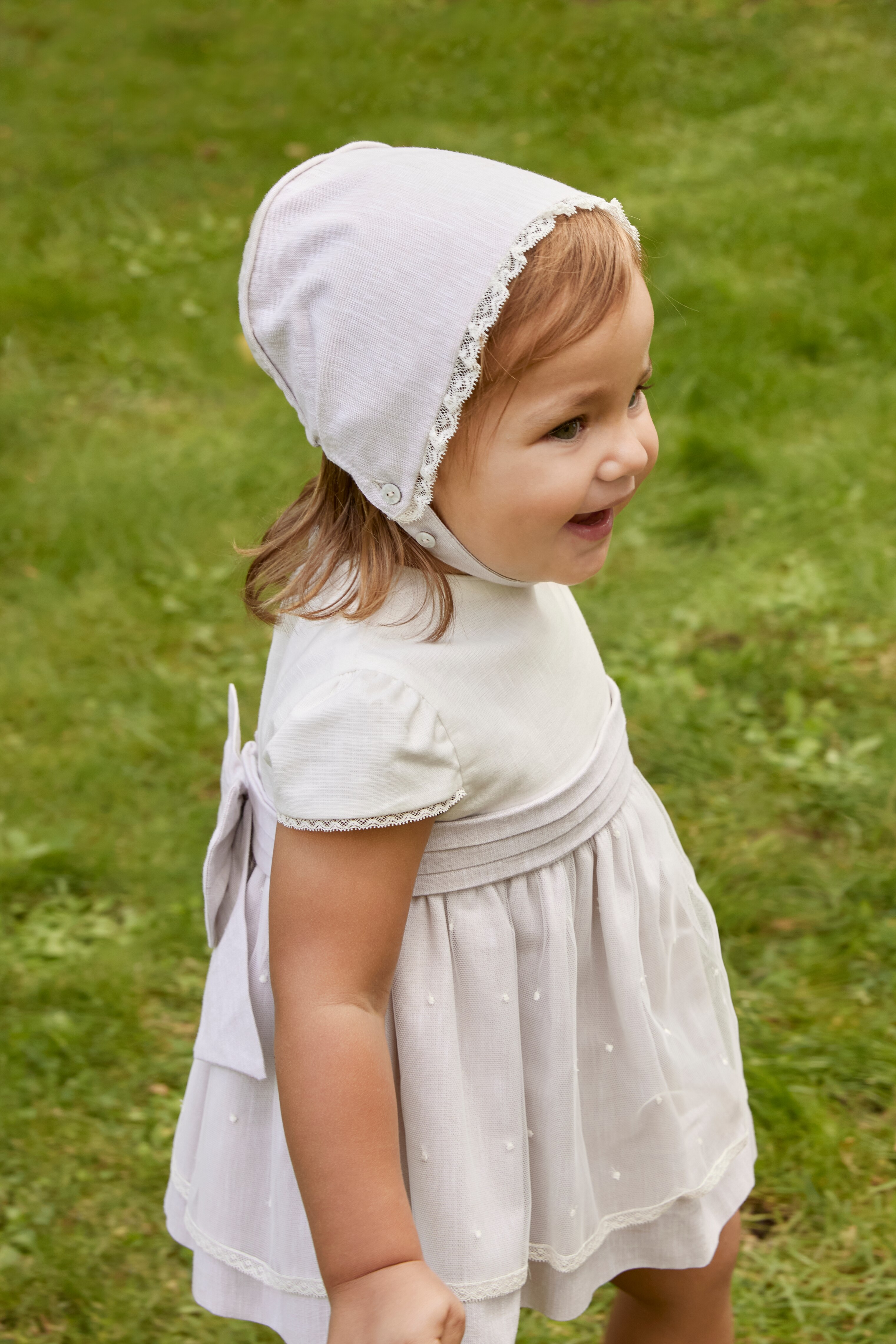 Conjunto para Bebé de Vestido em Tecido e Tule Bordado com Cueca Martín Aranda Castanho-claro-5