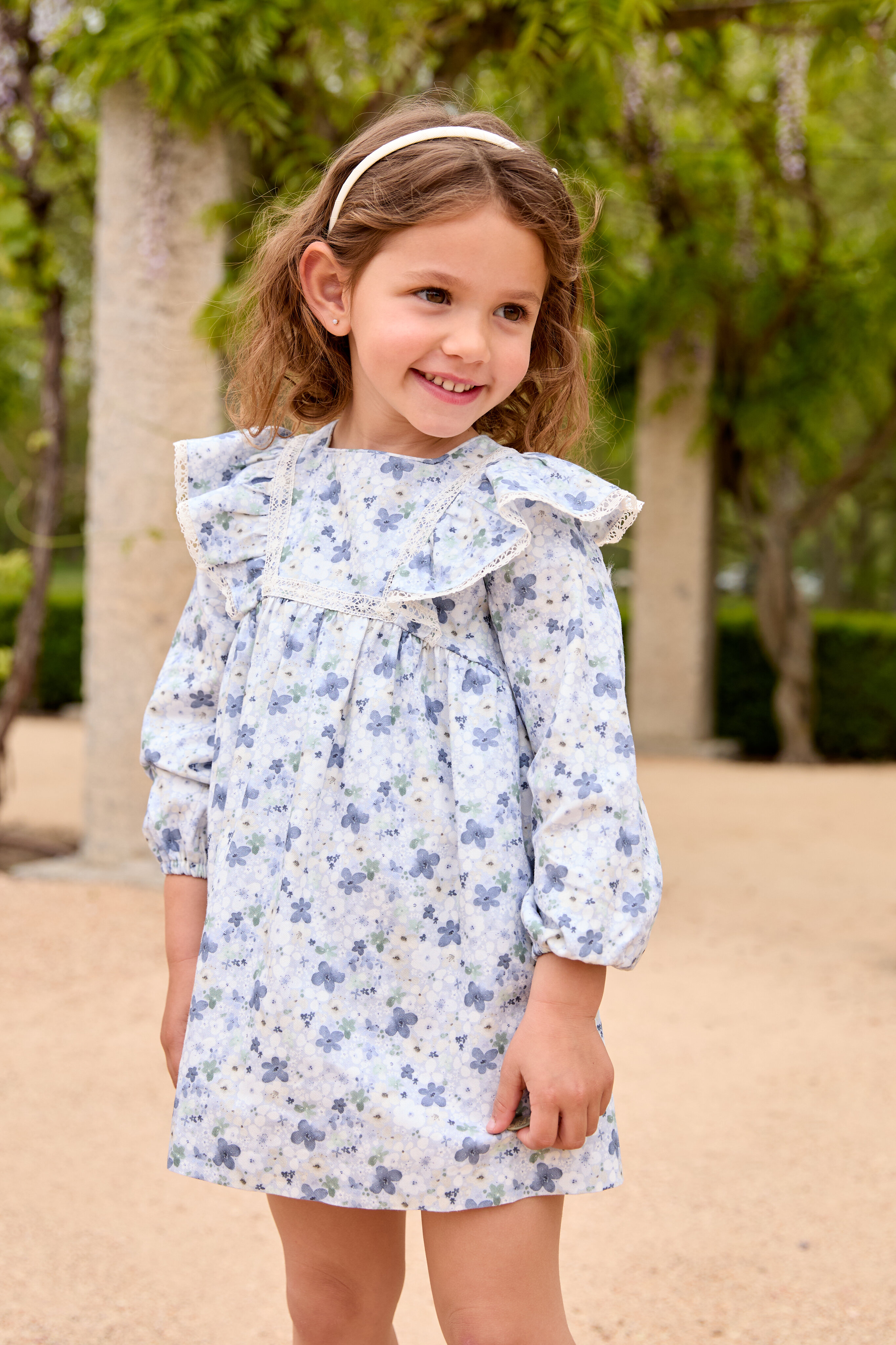 Vestido Infantil de Algodão com Estampado de Fantasia e Detalhes de Renda Azul-5