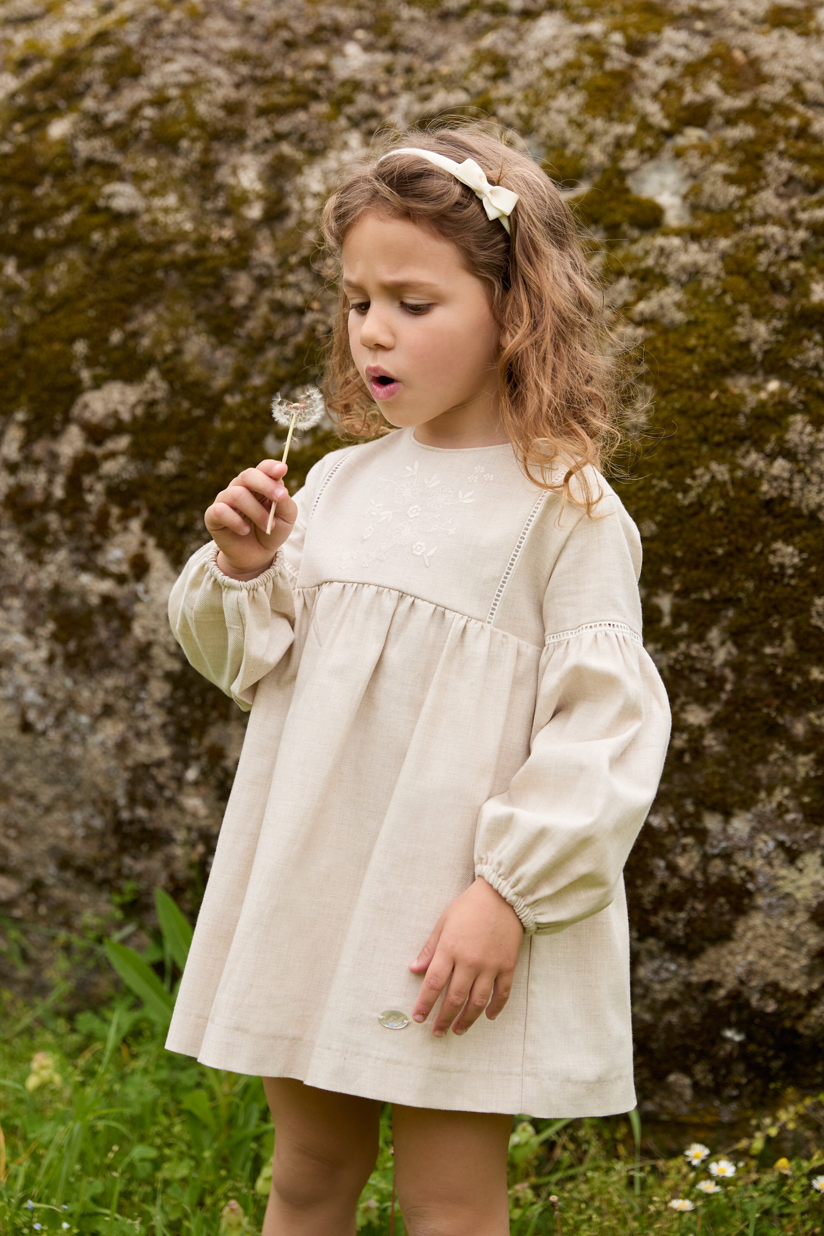 Vestido Infantil de Algodão com Desenho Bordado Areia-5