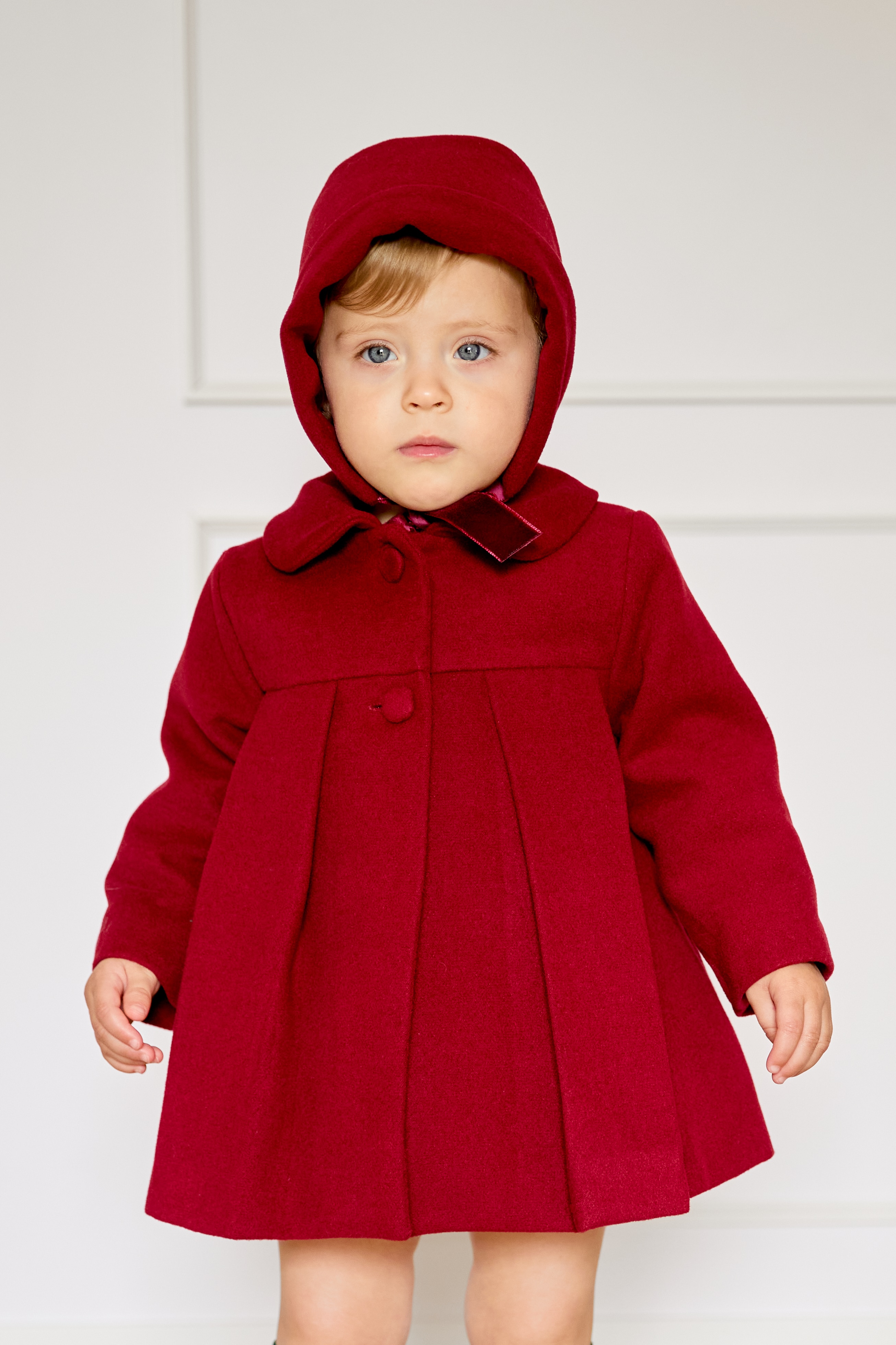 Sobretudo com Capuz de Pano Infantil com Gola Bebé Vermelho-4