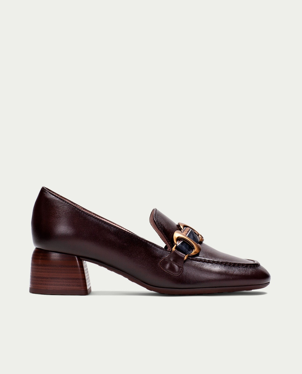 Mocassins de Pele com Detalhe de Corrente Castanho-2