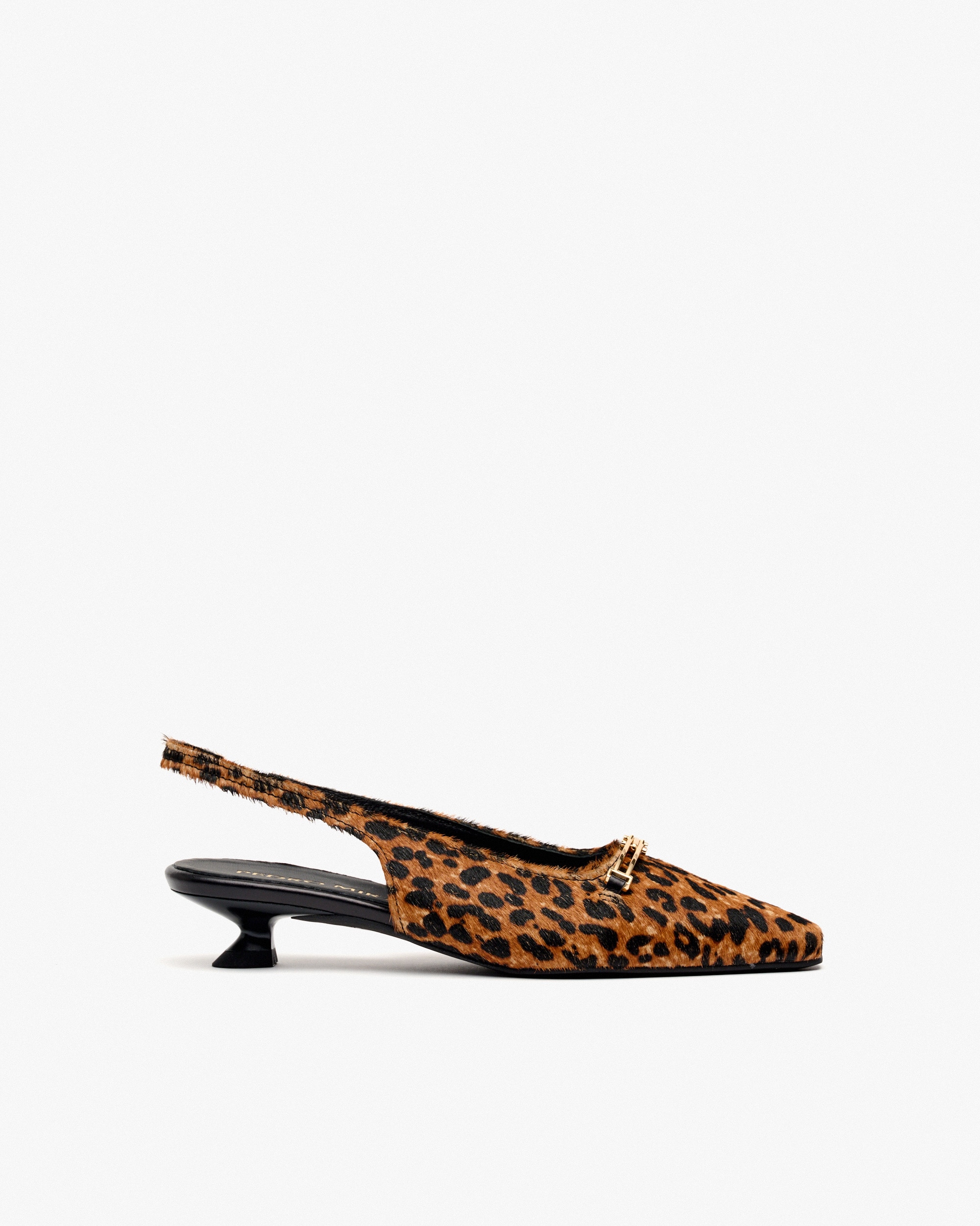Imagem 0 de Sapatos de Salto com o Calcanhar Aberto e Adorno
