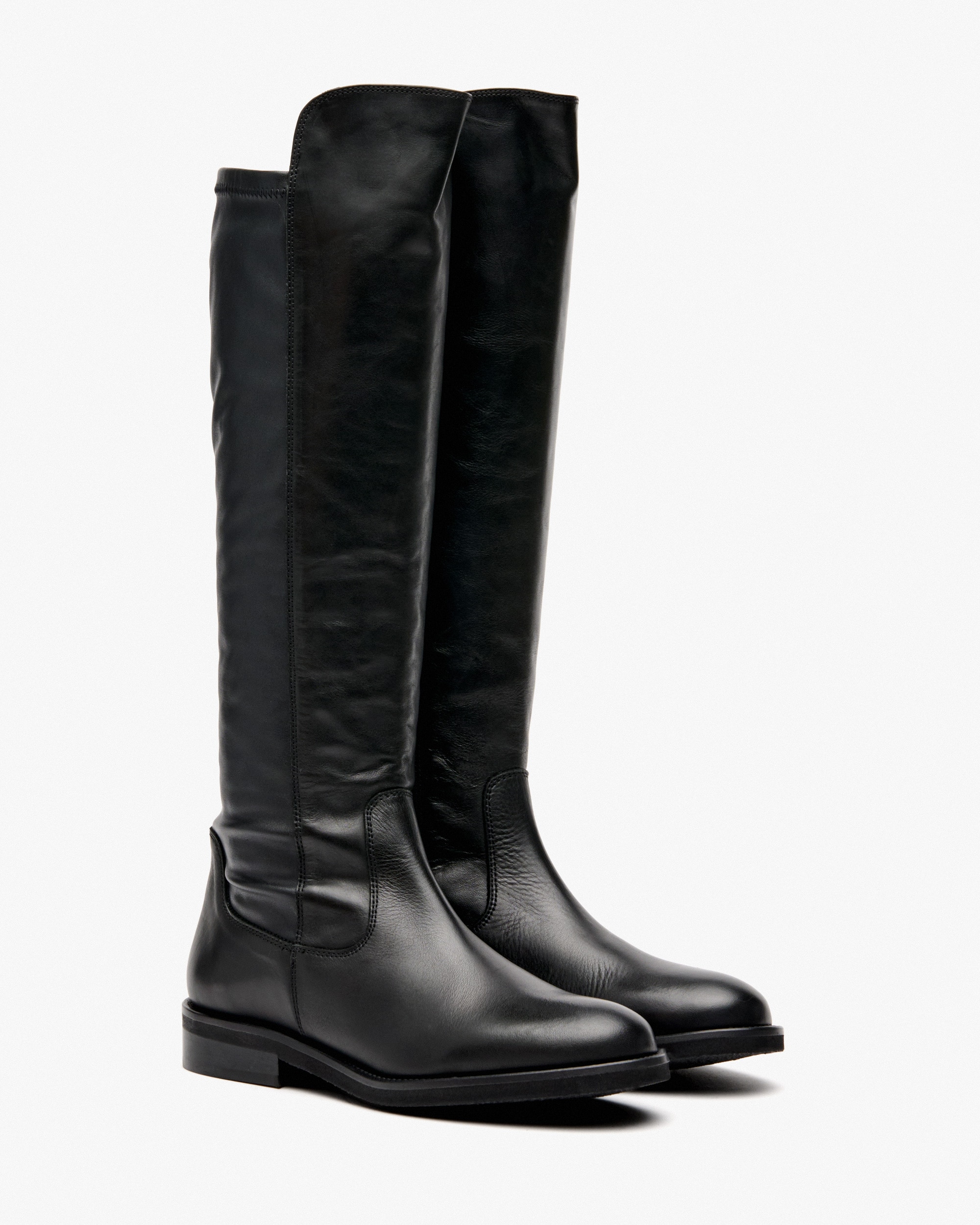 Botas de Pele e Elástico com Cano Assimétrico Preto-2