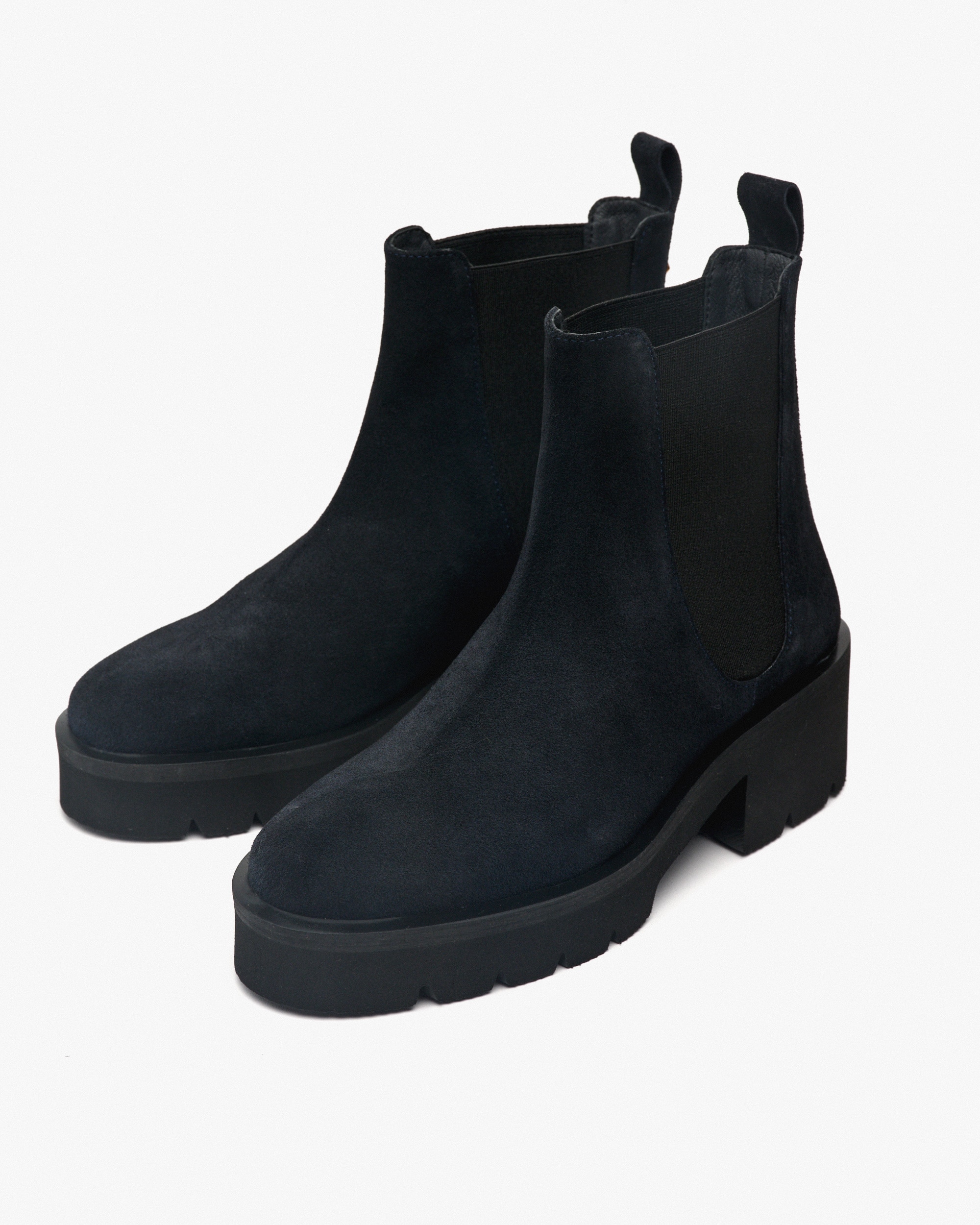 Botins com Salto e Tira Lateral Elástica Preto-2