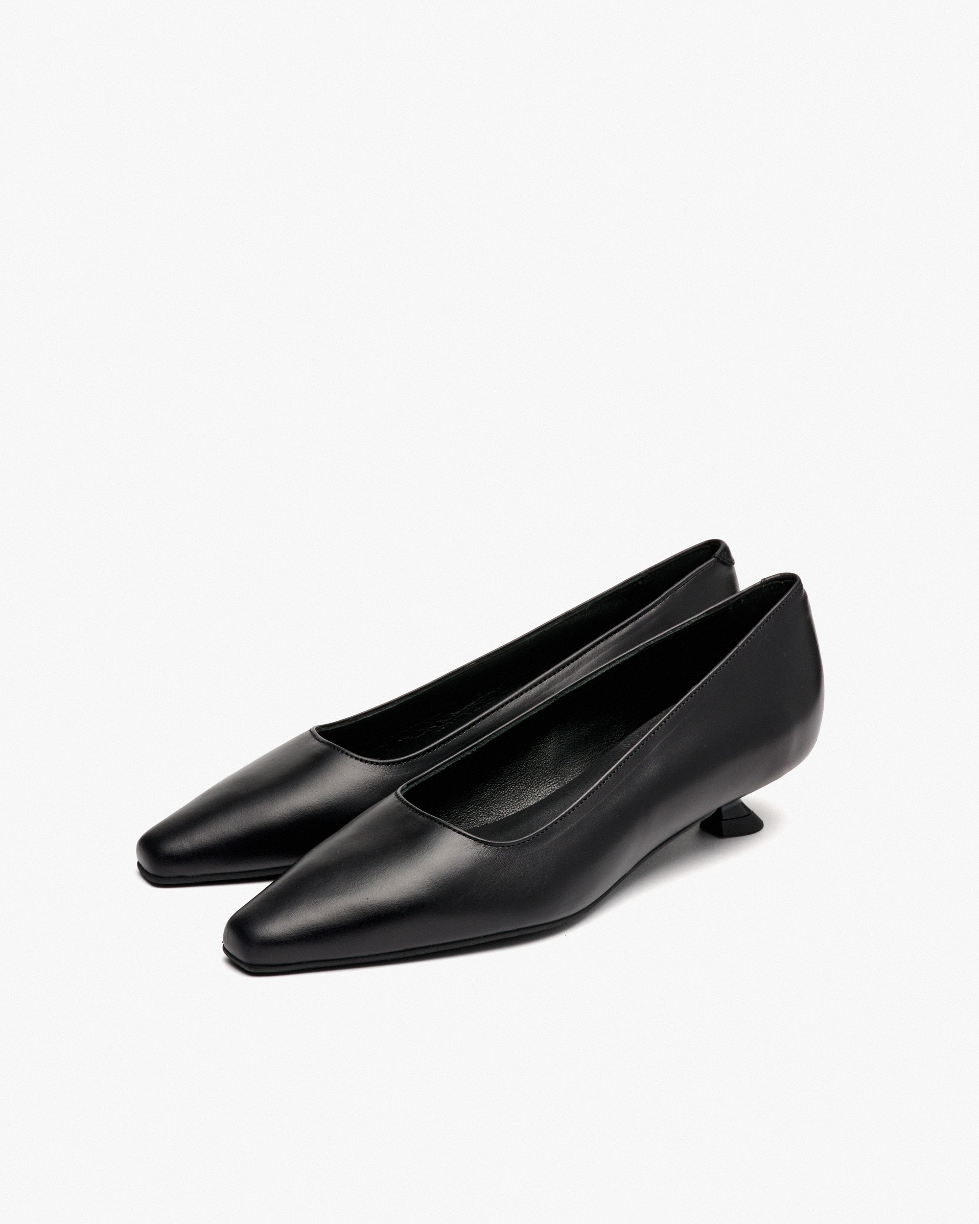 Sapatos de Salto com Tacão Baixo e Biqueira Fina Preto-2