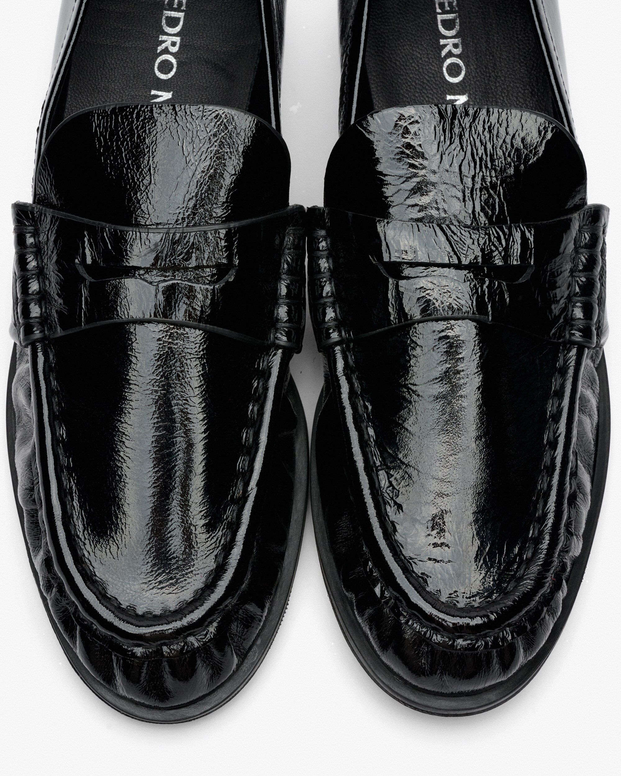 Mocassins Rasos com Travessão e Silhueta Franzida Preto-3