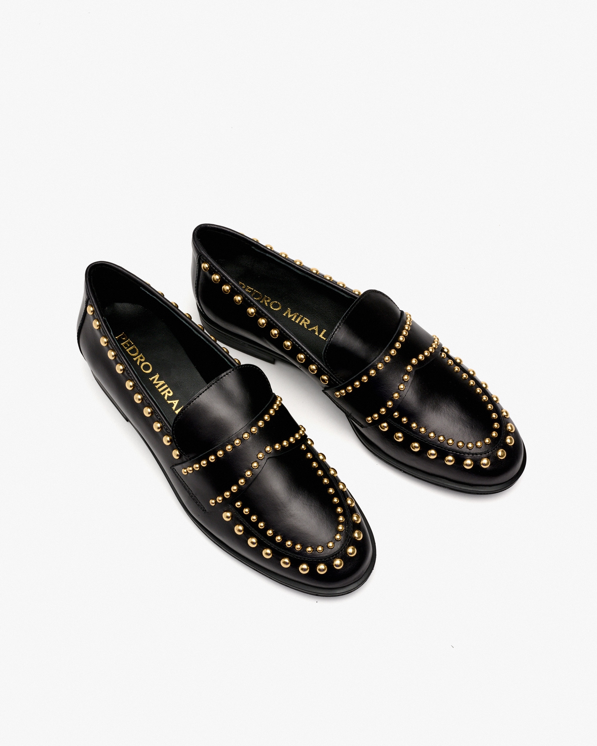 Mocassins com Tachas e Adorno Preto-2