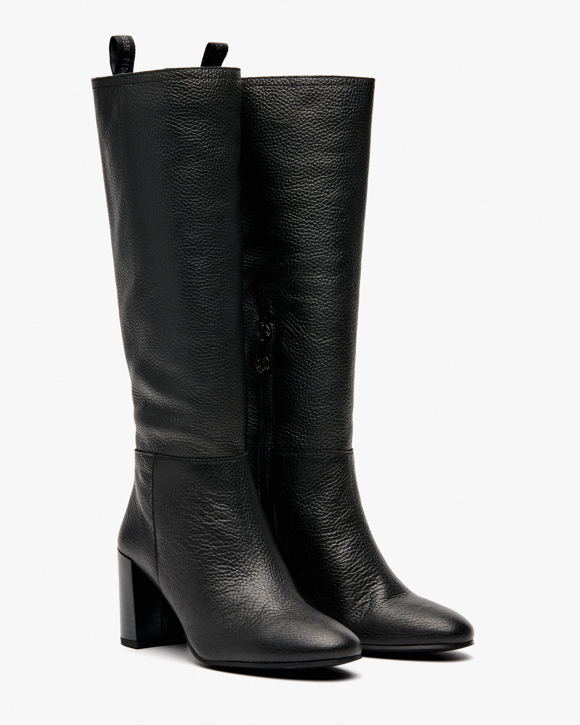Botas de Pele com Salto Preto-2