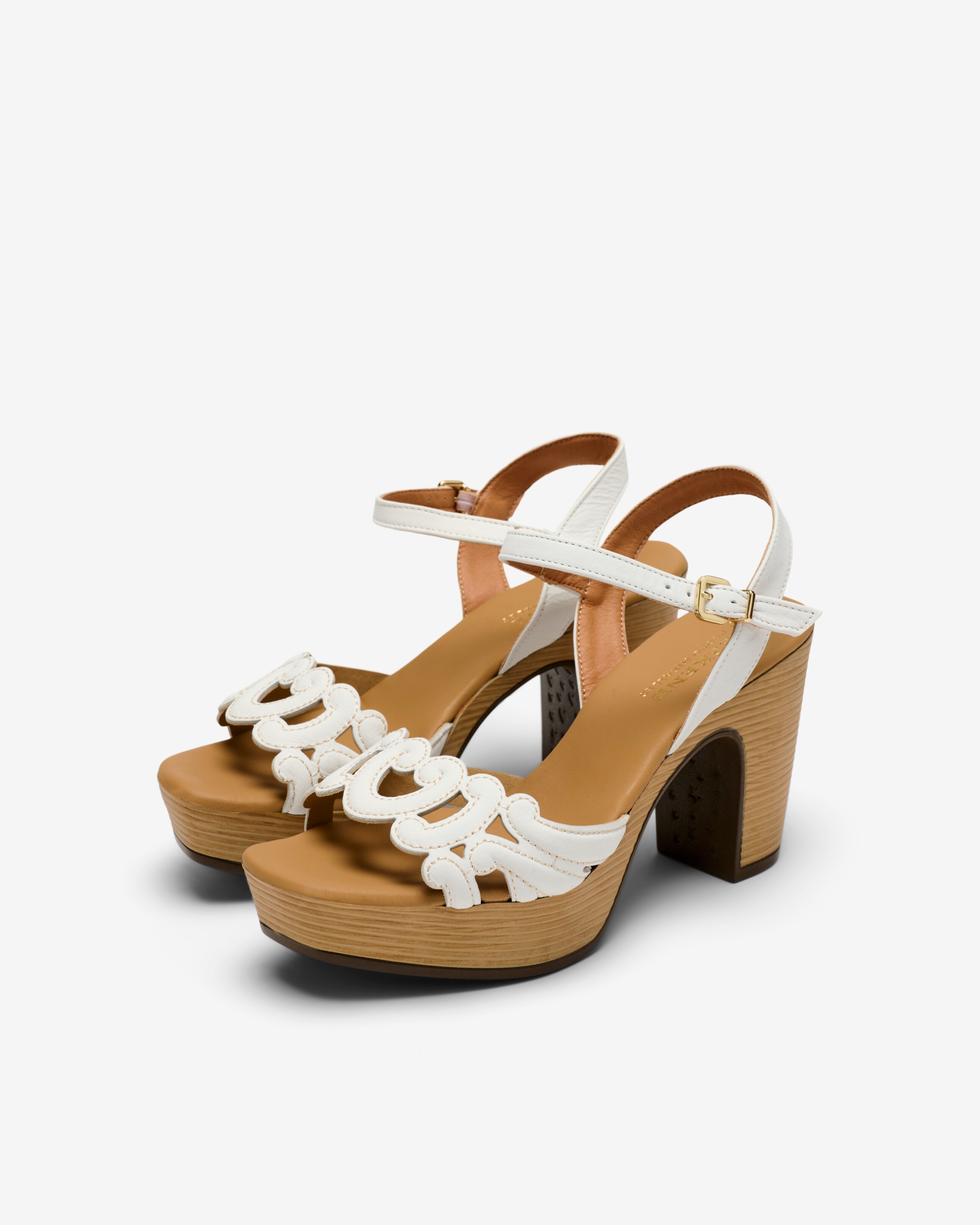 Sandálias de Salto com Motivos Ornamentais e Fivela Castanho-2