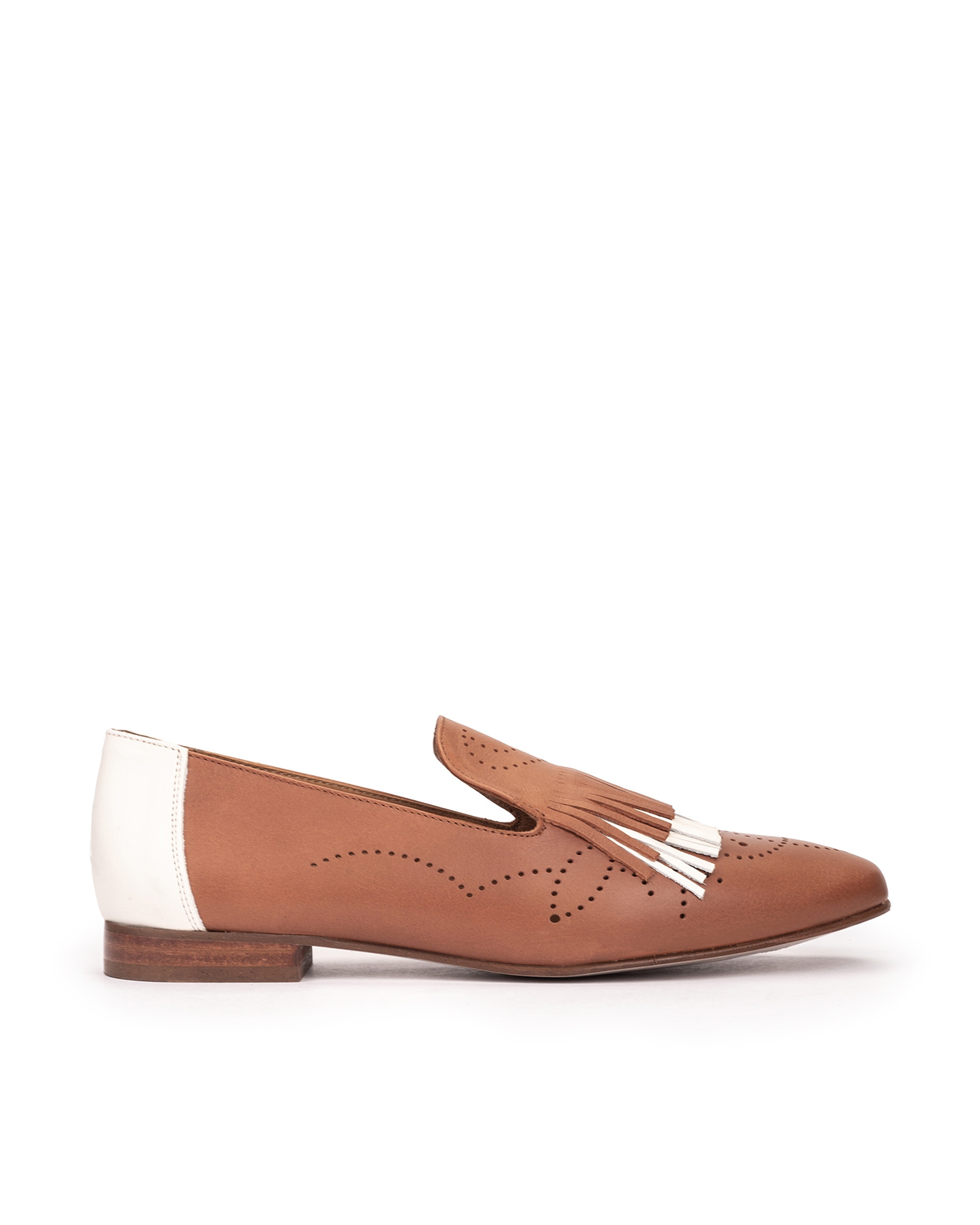 Imagem 0 de Mocassins Rasos com Pompom
