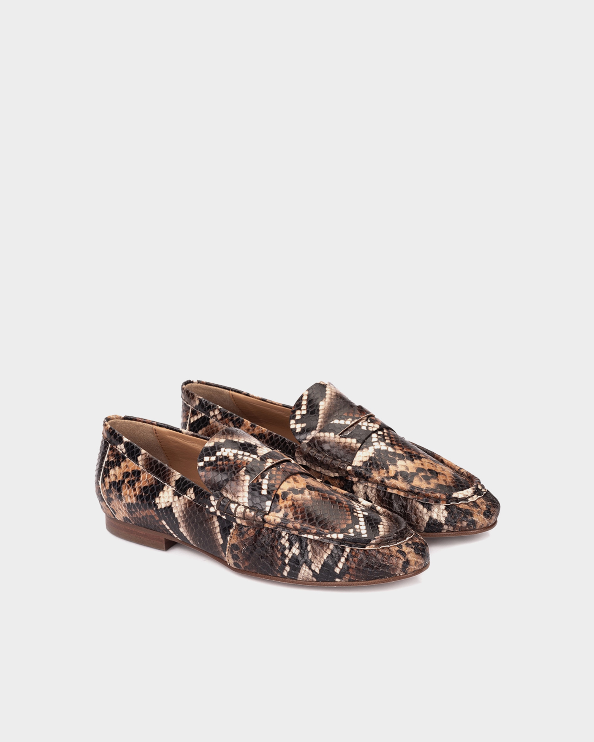 Mocassins Rasos com Travessão e Costura Franzida Castanho-2
