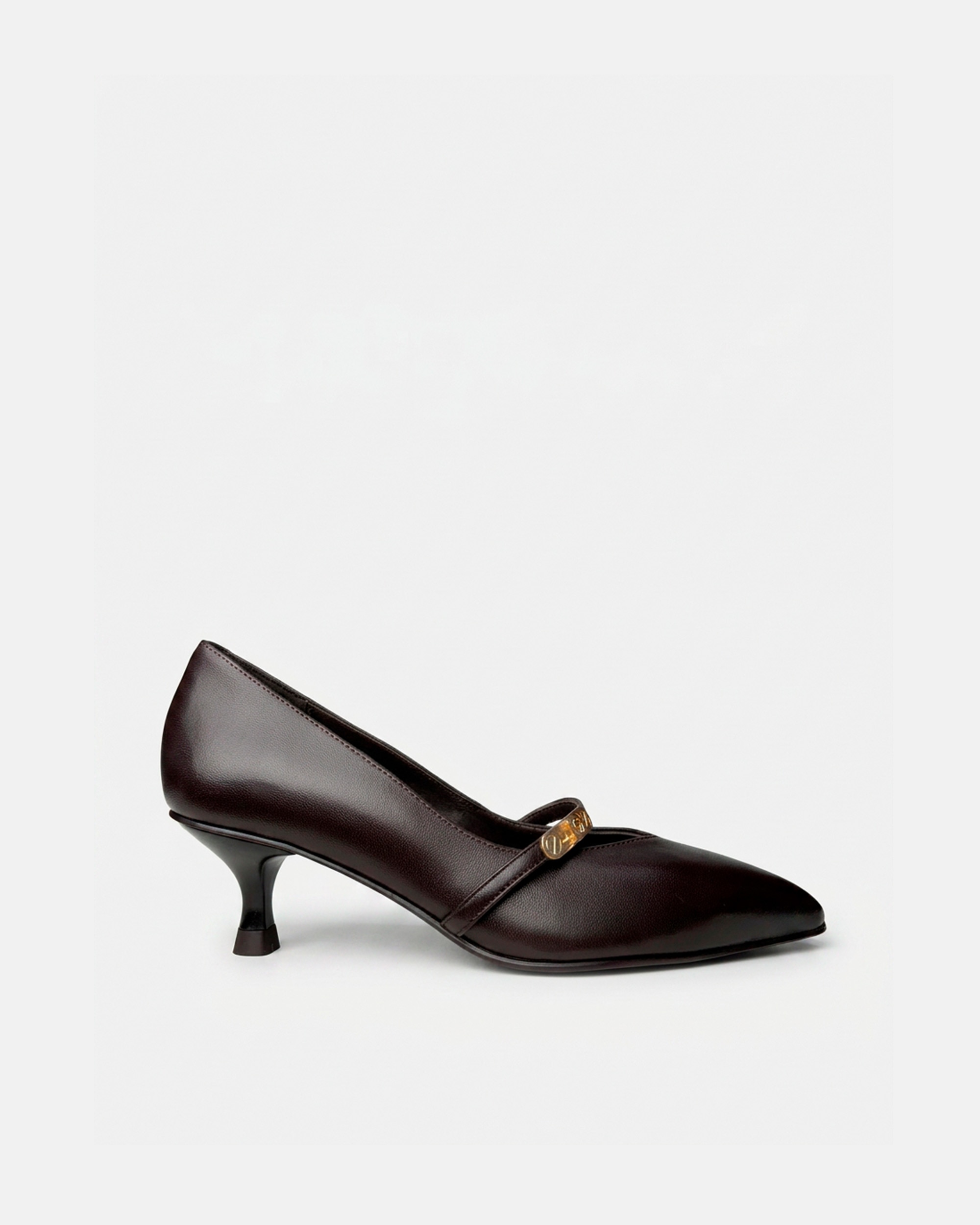 Imagem 0 de Sapatos de Salto com Tacão Baixo e Adorno
