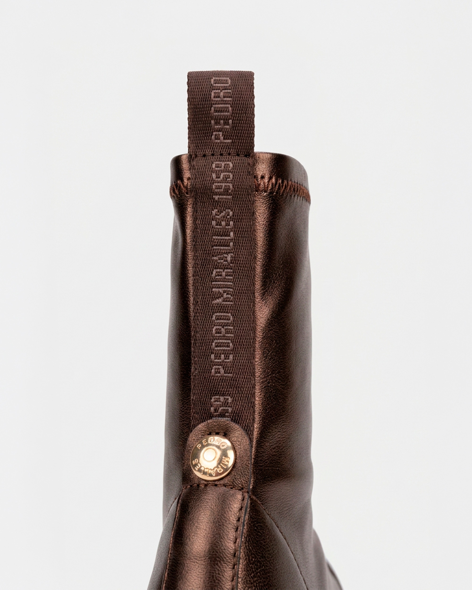 Botins Elásticos com Tacão Castanho-3
