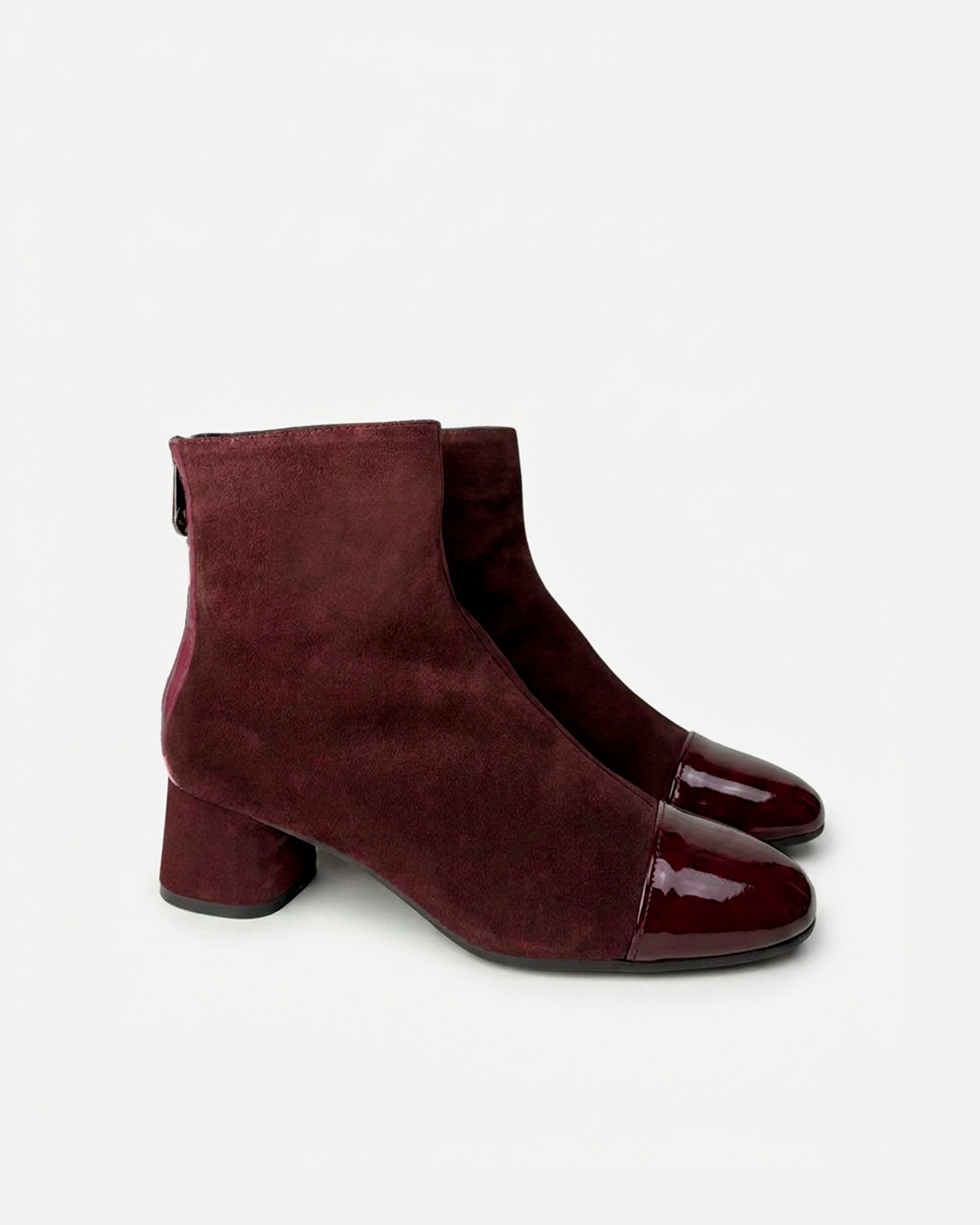 Botins com Detalhe de Verniz e Tacão Bordeaux-2