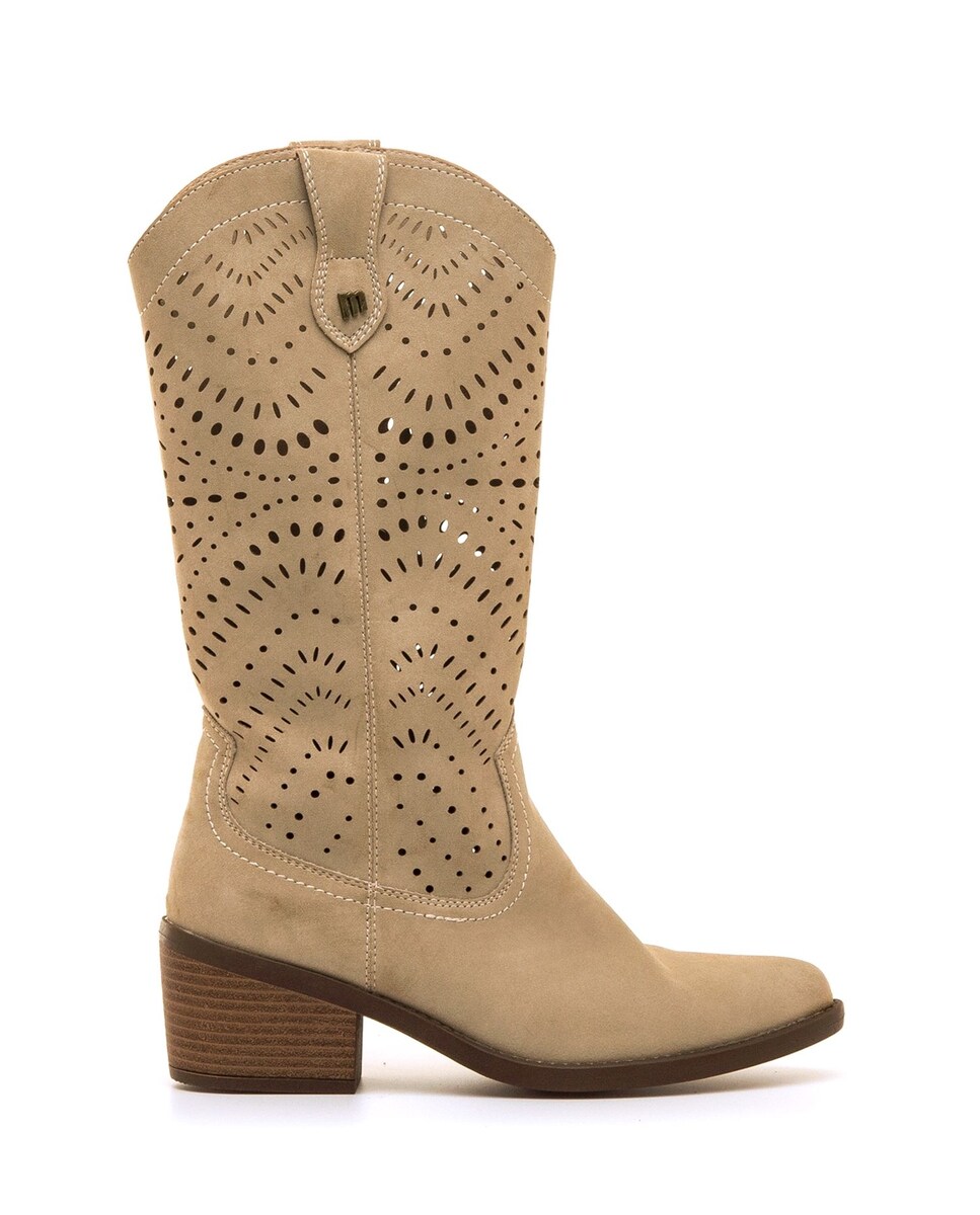 Botas Estilo Cowboy com Detalhe Perfurado no Cano Natural-1