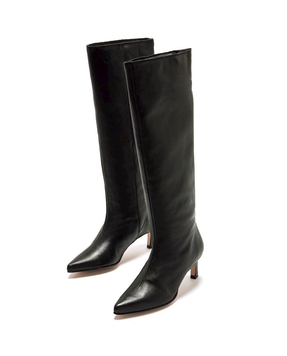 Botas Altas em Pele com Salto Fino Preto-2
