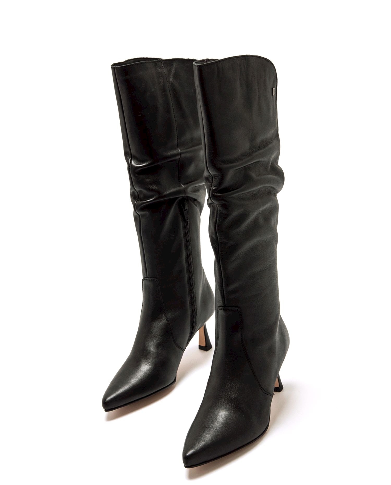 Botas Básicas Altas com Salto Fino em Pele de Camurça Preto mate-2