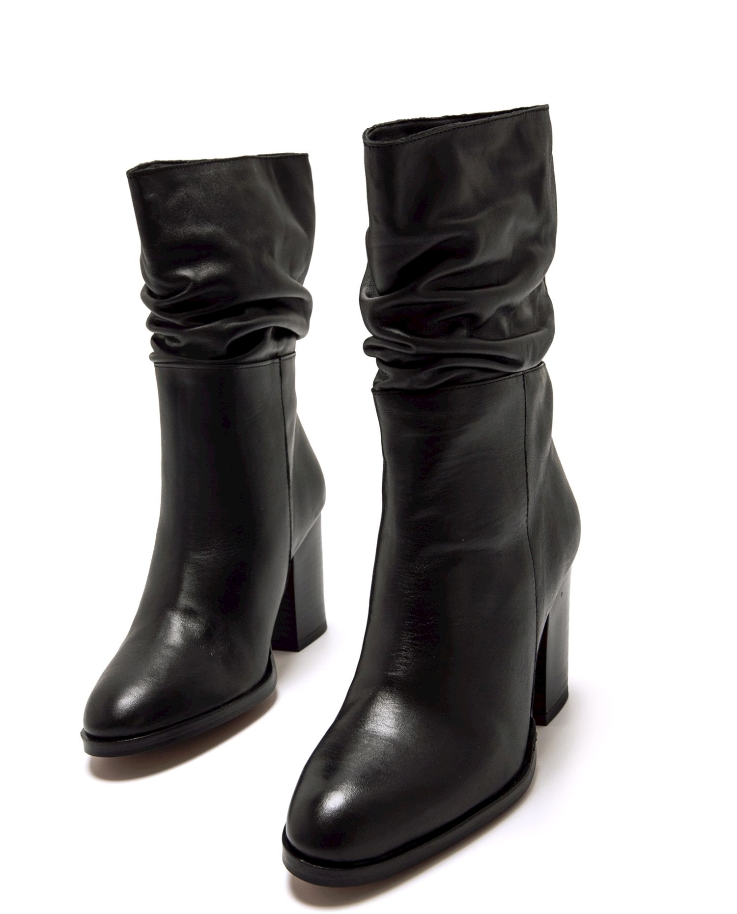 Botas Básicas em Pele de Camurça e Cano Franzido Preto-2