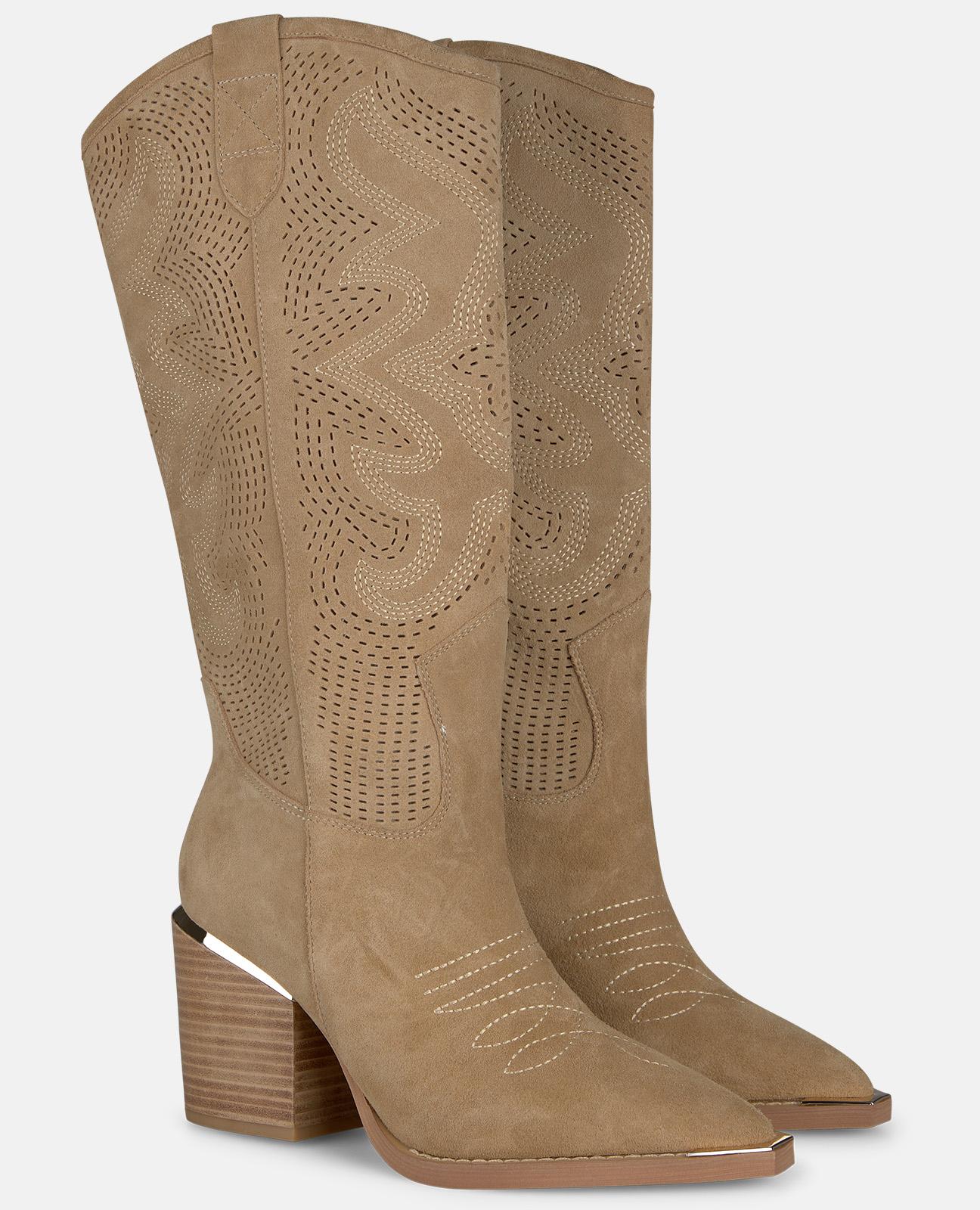 Botas Cowboy em Pele com Detalhe Metálico no Tacão Areia-2