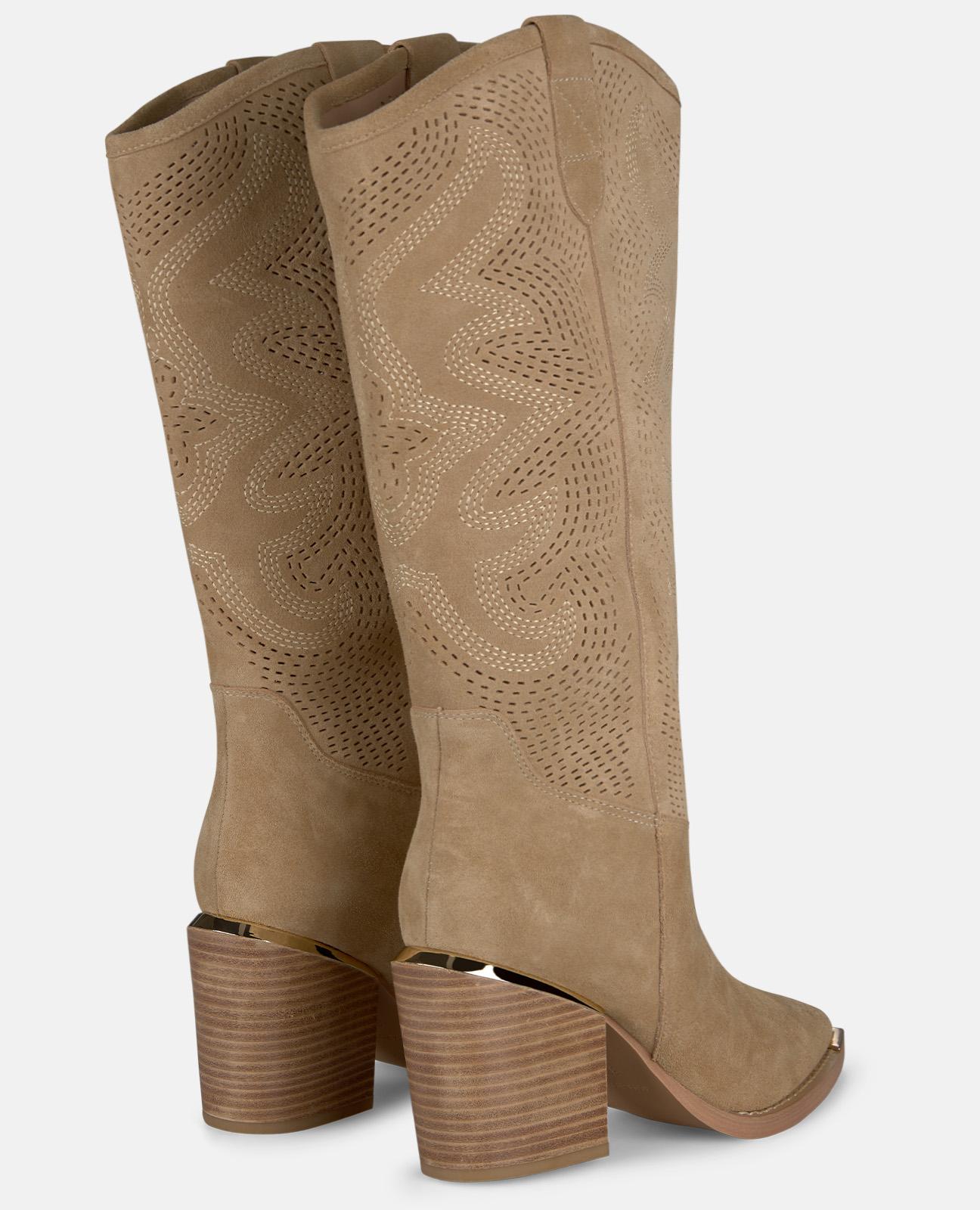 Botas Cowboy em Pele com Detalhe Metálico no Tacão Areia-3