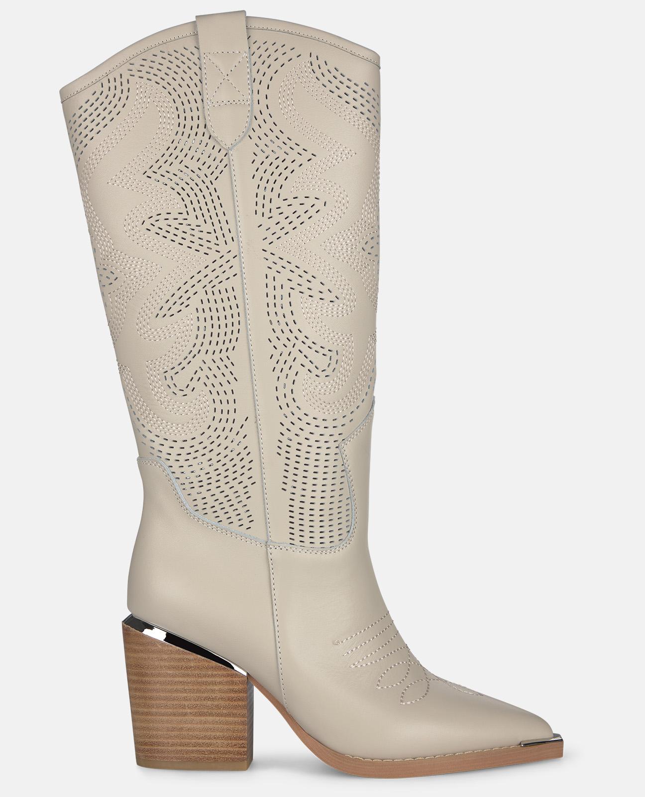 Imagem 0 de Botas Cowboy em Napa com Detalhe Metálico no Salto