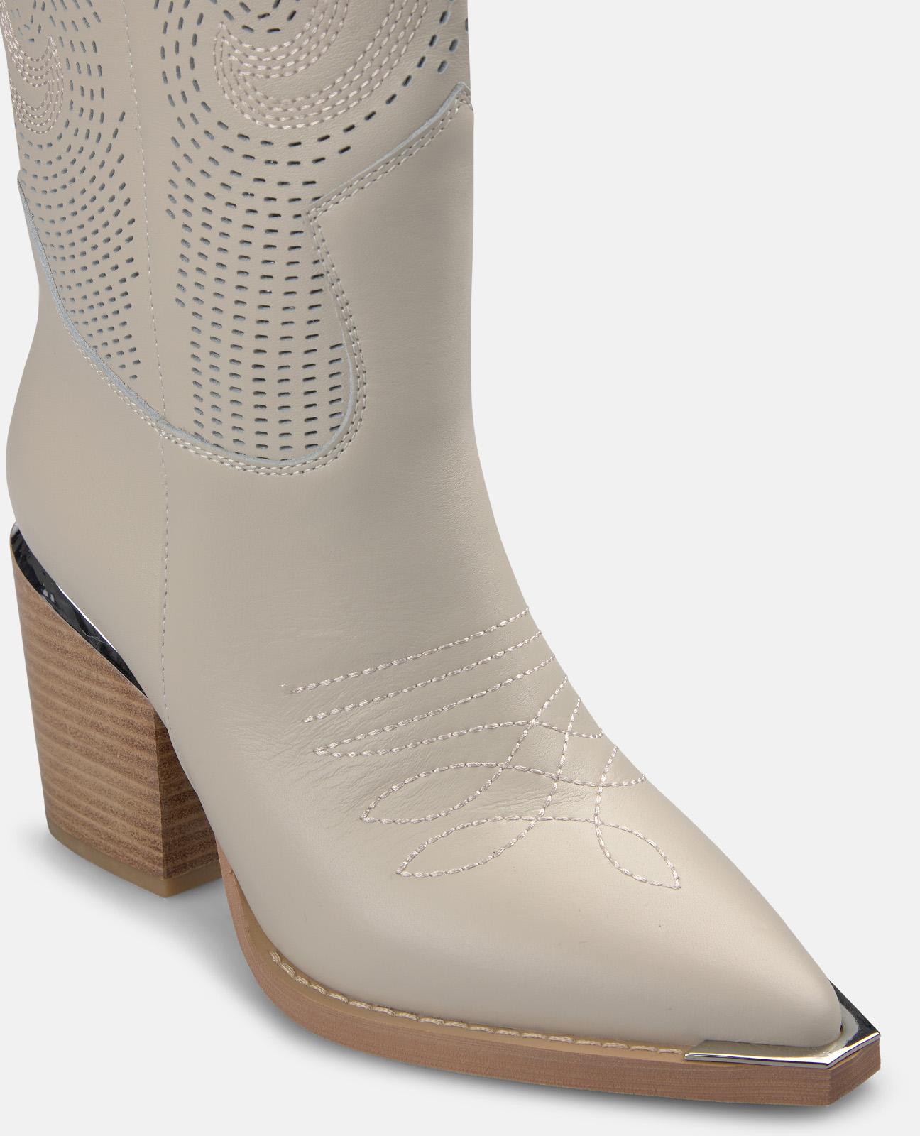Botas Cowboy em Napa com Detalhe Metálico no Salto Marfim-4