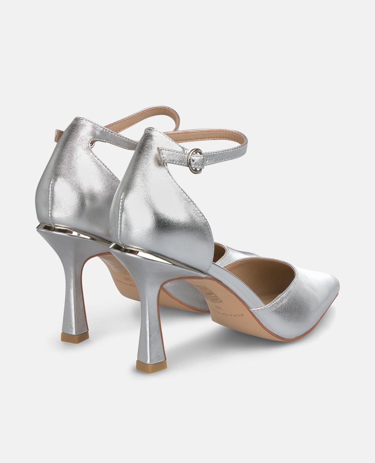 Sapatos de Salto com Biqueira Afiada e Fecho com Fivela Prata-3
