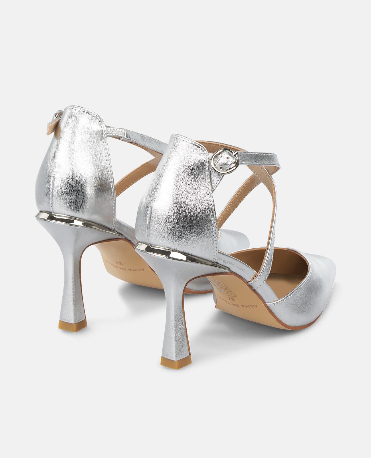 Sapatos de Salto com Tiras Cruzadas e Fecho com Fivela Prata-3