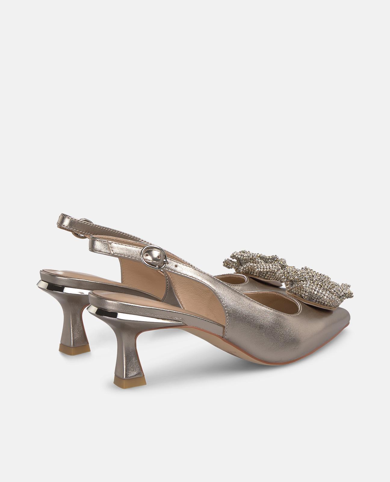 Sapatos de Salto com o Calcanhar Aberto de Salto Mini e Biqueira Pontiaguda com Adorno Flor Ouro-3