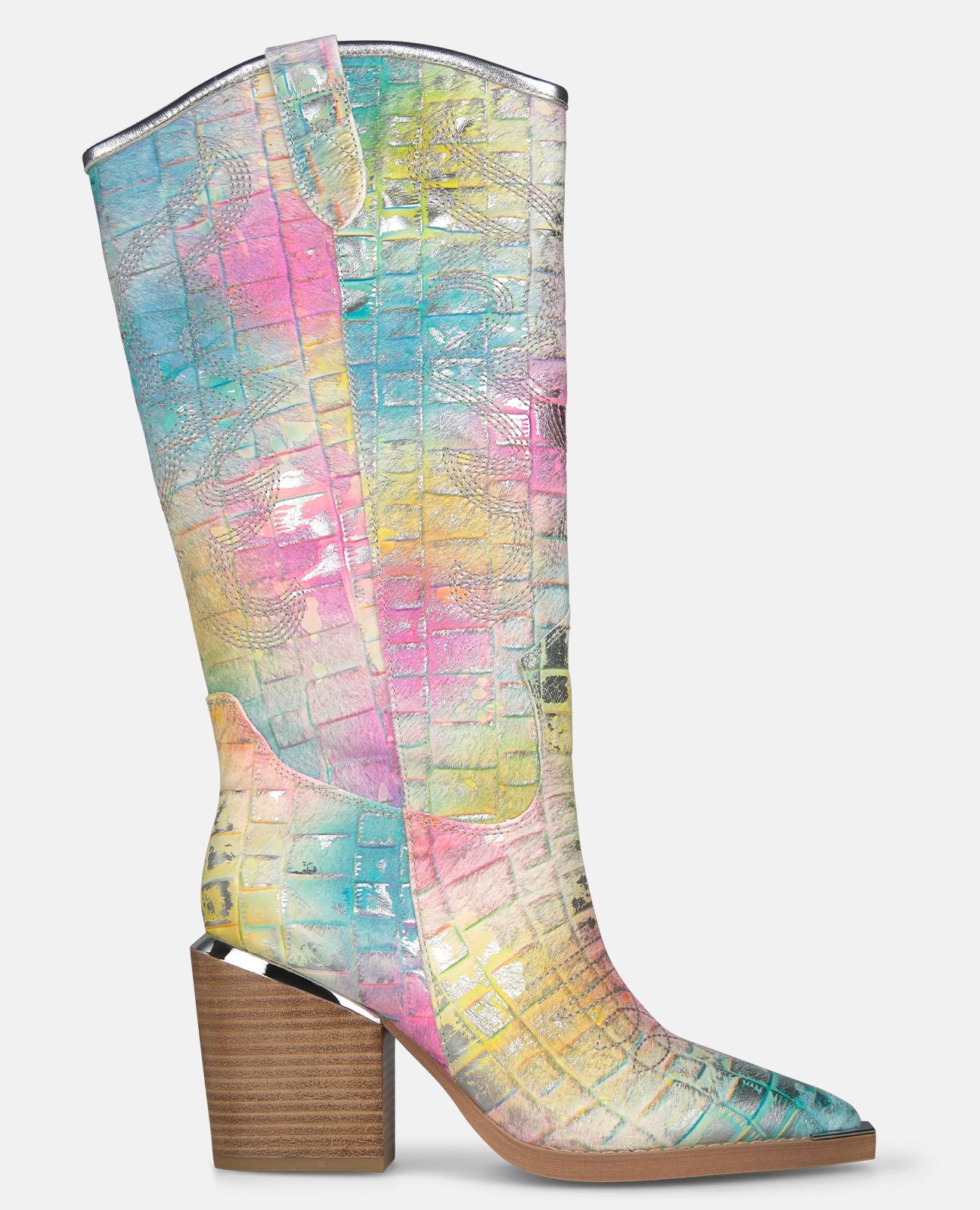 Imagem 0 de Botas Cowboy em Pele Efeito Fantasia com Detalhe Metálico no Tacão