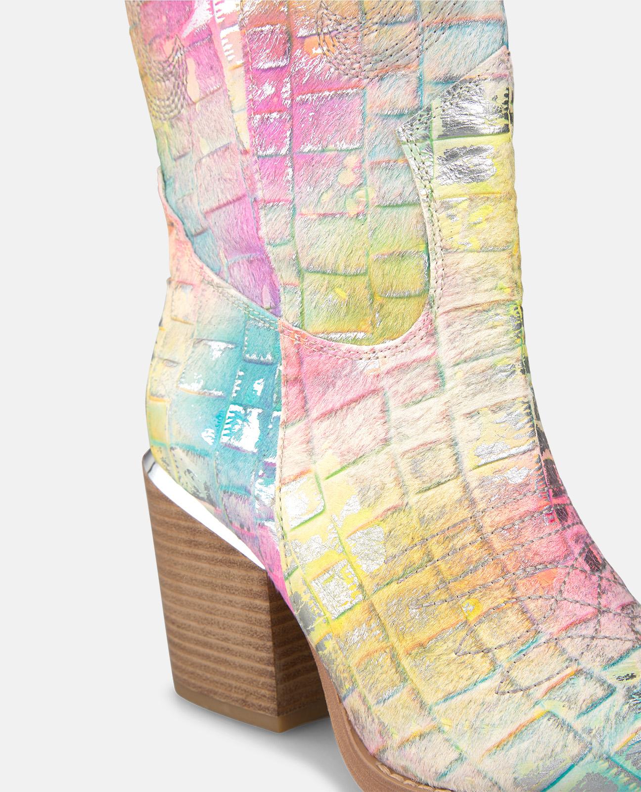 Botas Cowboy em Pele Efeito Fantasia com Detalhe Metálico no Tacão Multicolor-4