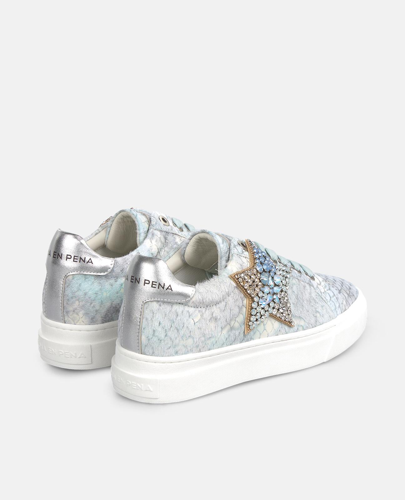 Sapatilhas Desportivas de Pele com Estampado Fantasia e Detalhe Joia Azul-claro-3