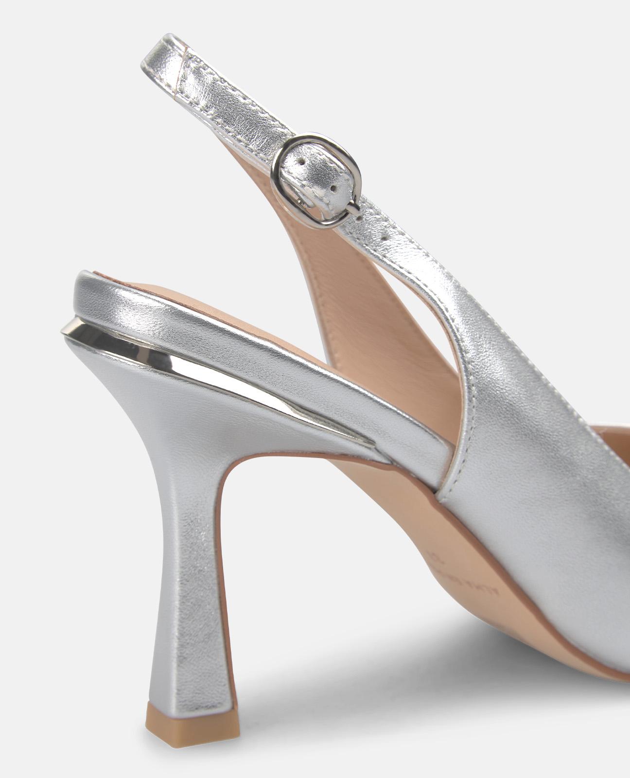 Sapatos de Salto com o Calcanhar Aberto em Pele Efeito Metalizado com Tira Posterior de Fivela Prata-4