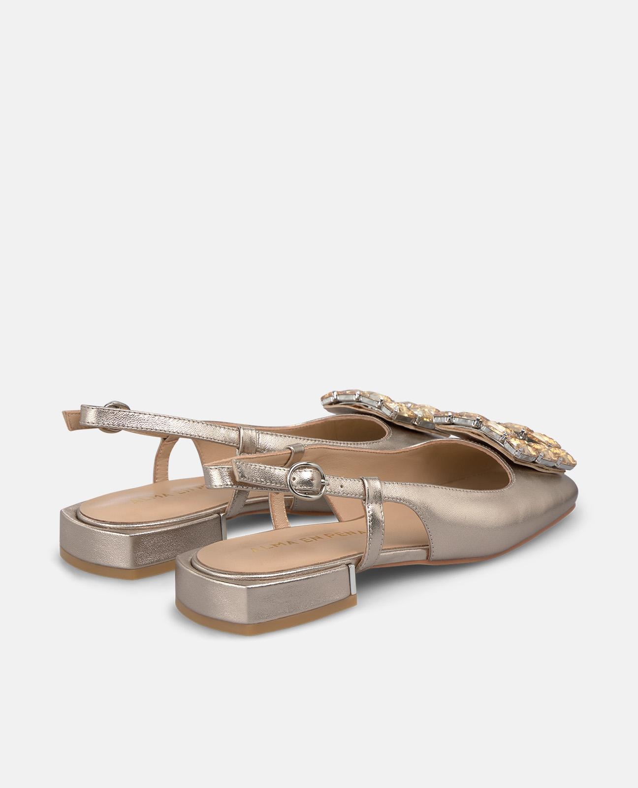 Sapatos de Salto com Calcanhar Aberto Efeito Metalizado com Adorno Metálico Frontal Ouro-3