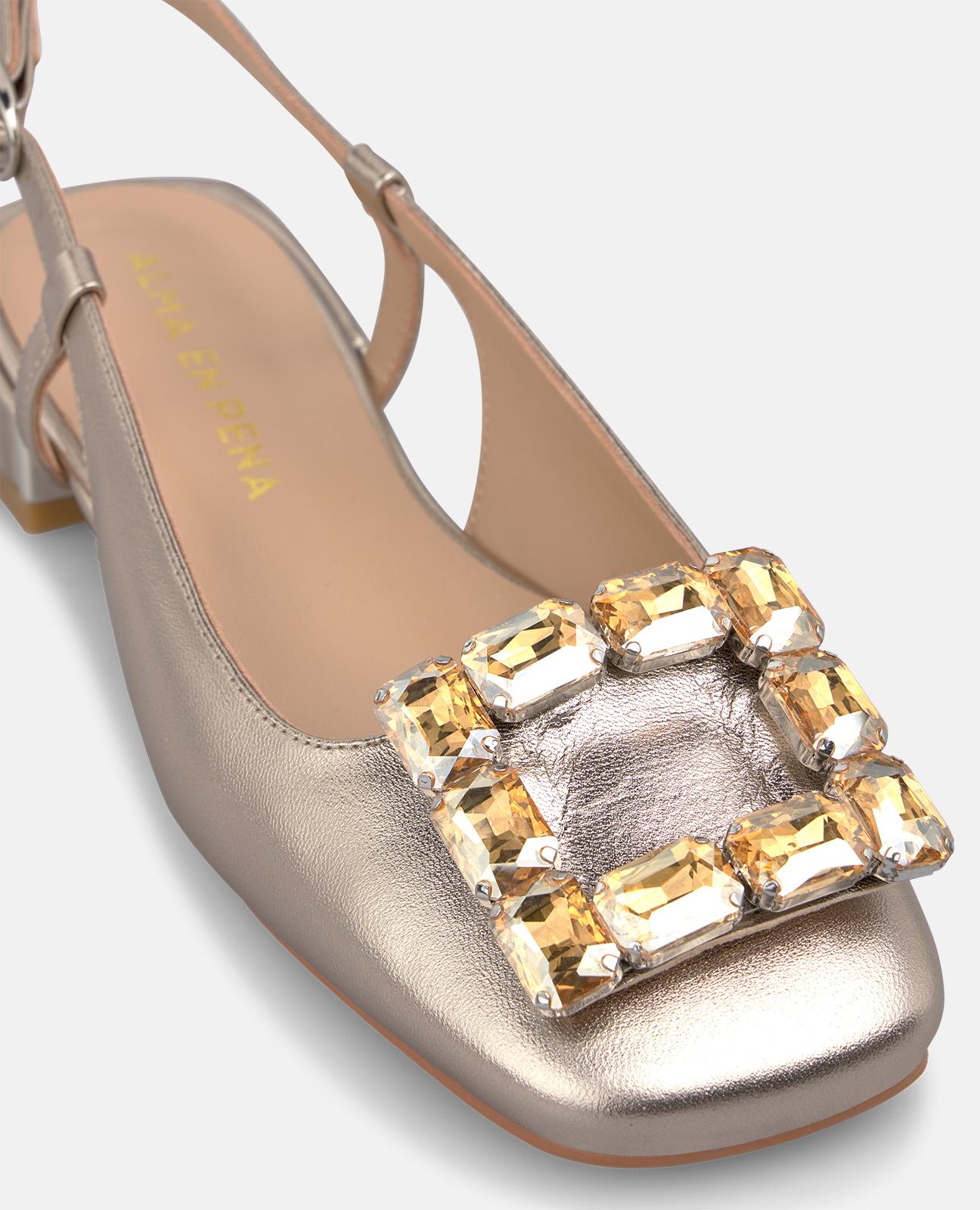 Sapatos de Salto com Calcanhar Aberto Efeito Metalizado com Adorno Metálico Frontal Ouro-4