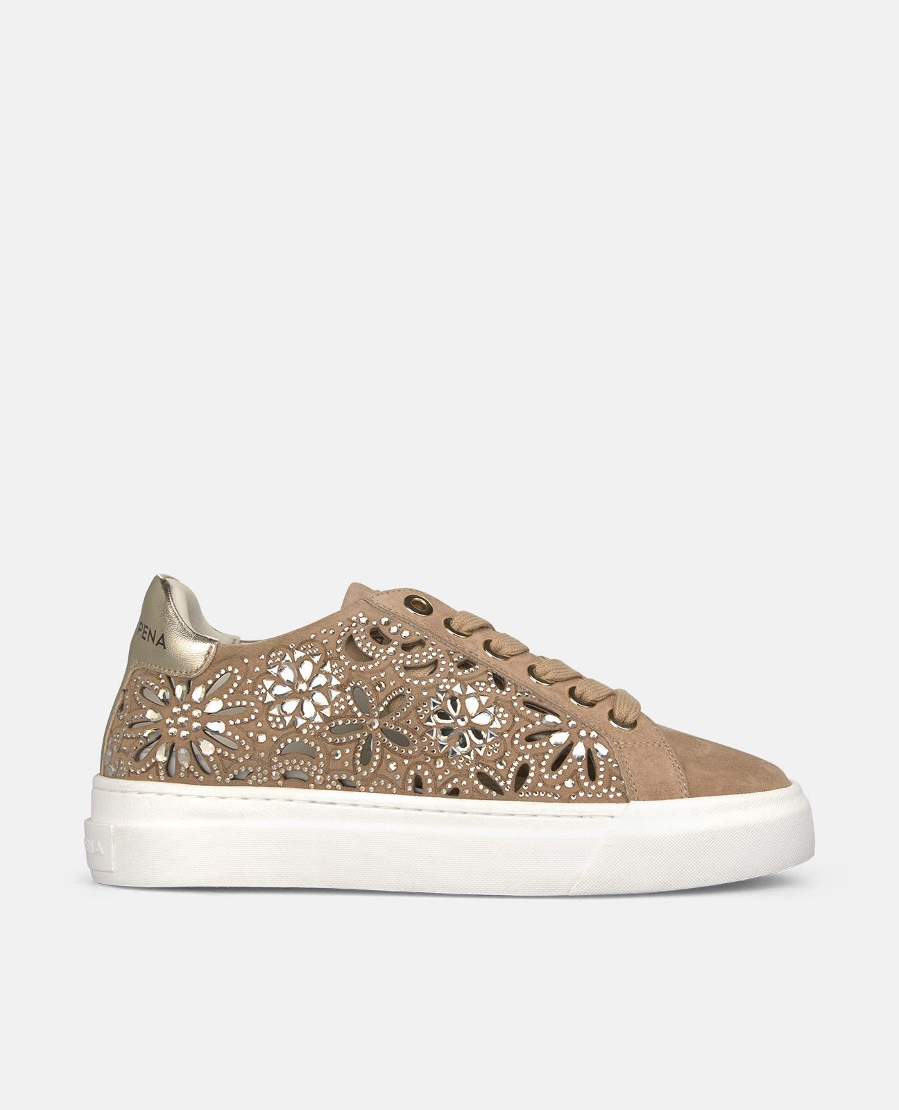 Sapatilhas Desportivas de Pele e Parte Exterior com Trabalho Perfurado com Motivo Floral Areia-1