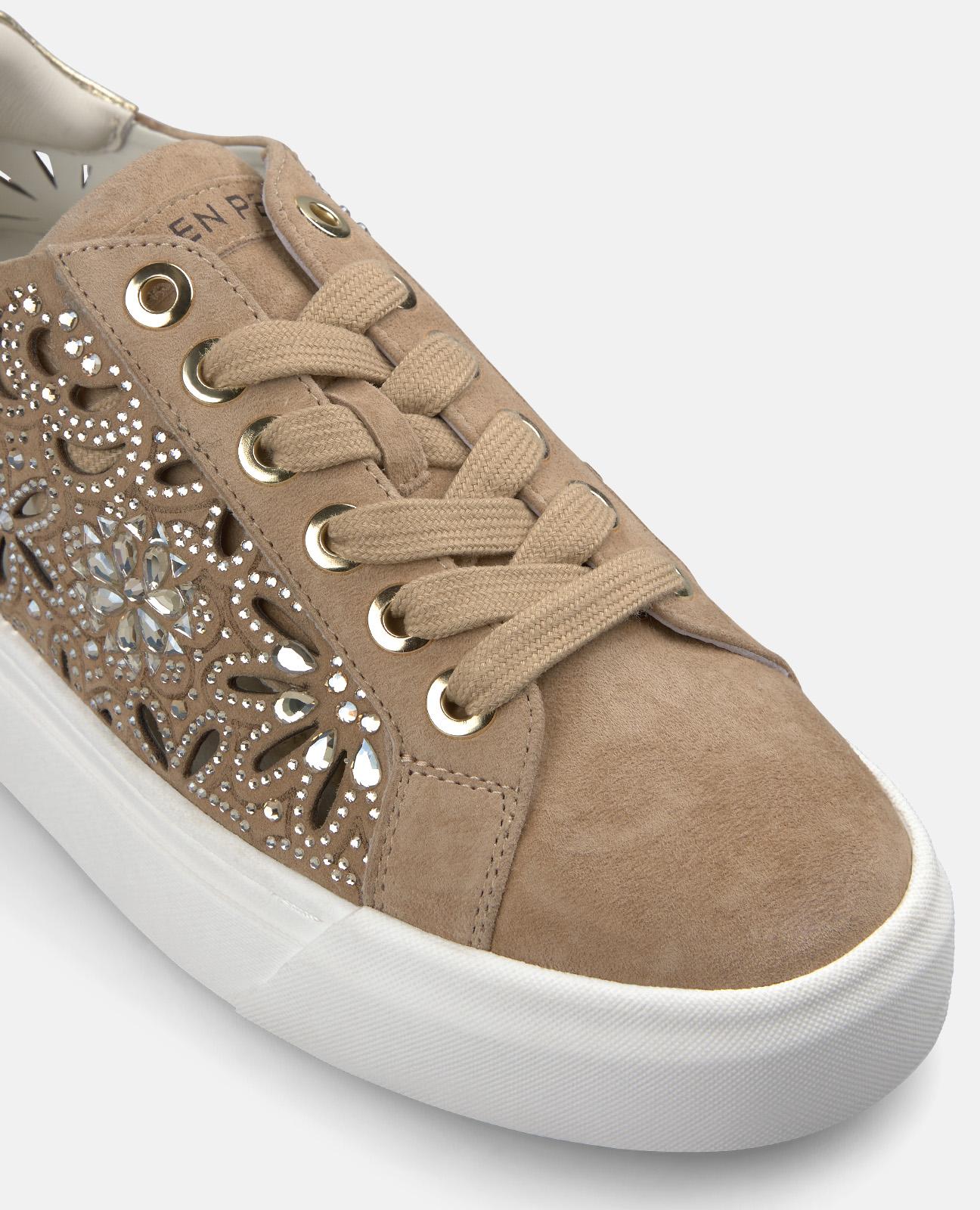 Sapatilhas Desportivas de Pele e Parte Exterior com Trabalho Perfurado com Motivo Floral Areia-4