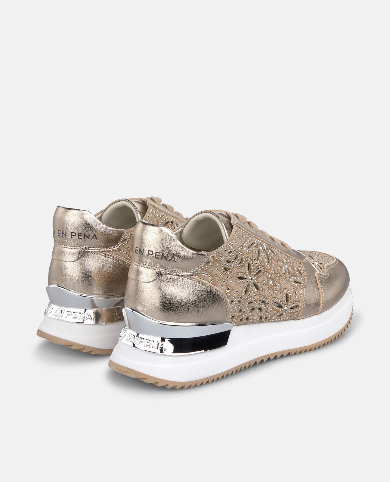 Sapatilhas Desportivas de Pele com Efeito Metalizado Perfuradas com Motivo Floral Ouro-3