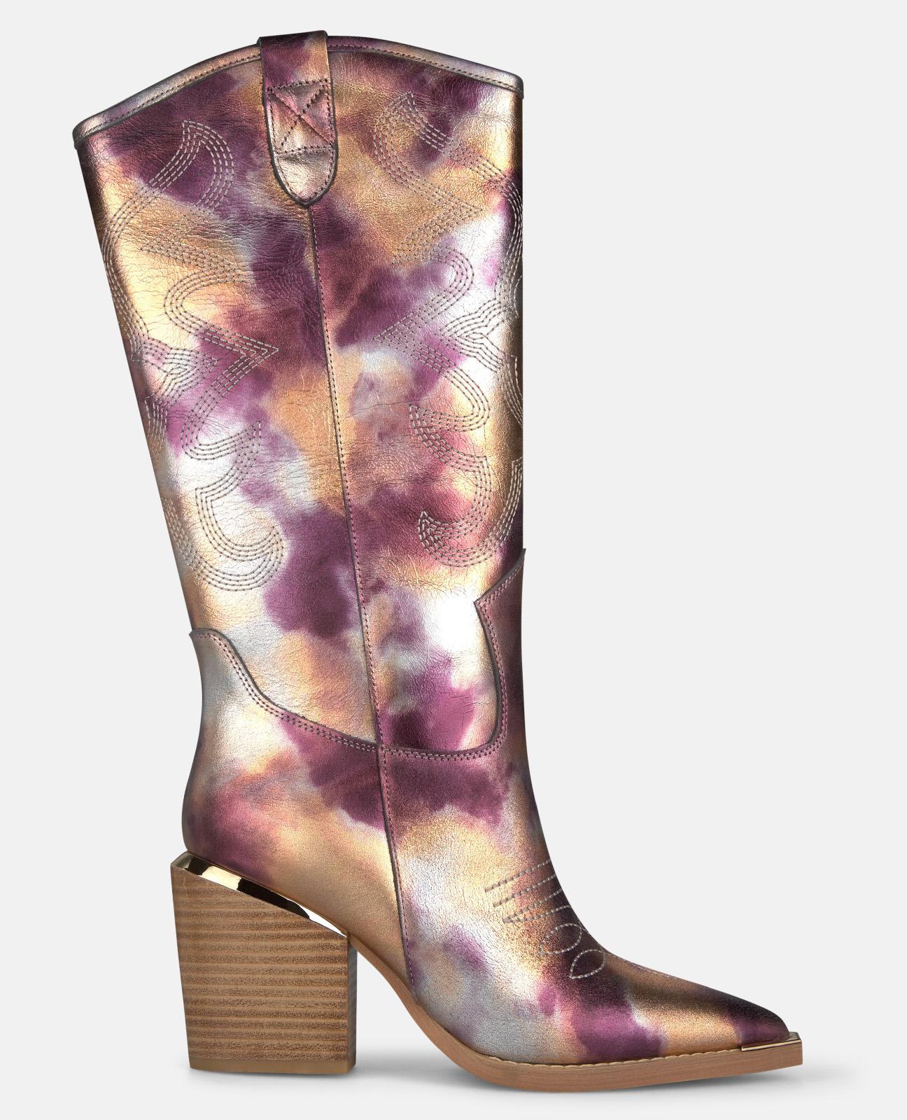 Imagem 0 de Botas Cowboy em Pele Efeito Fantasia com Detalhe Metálico no Tacão